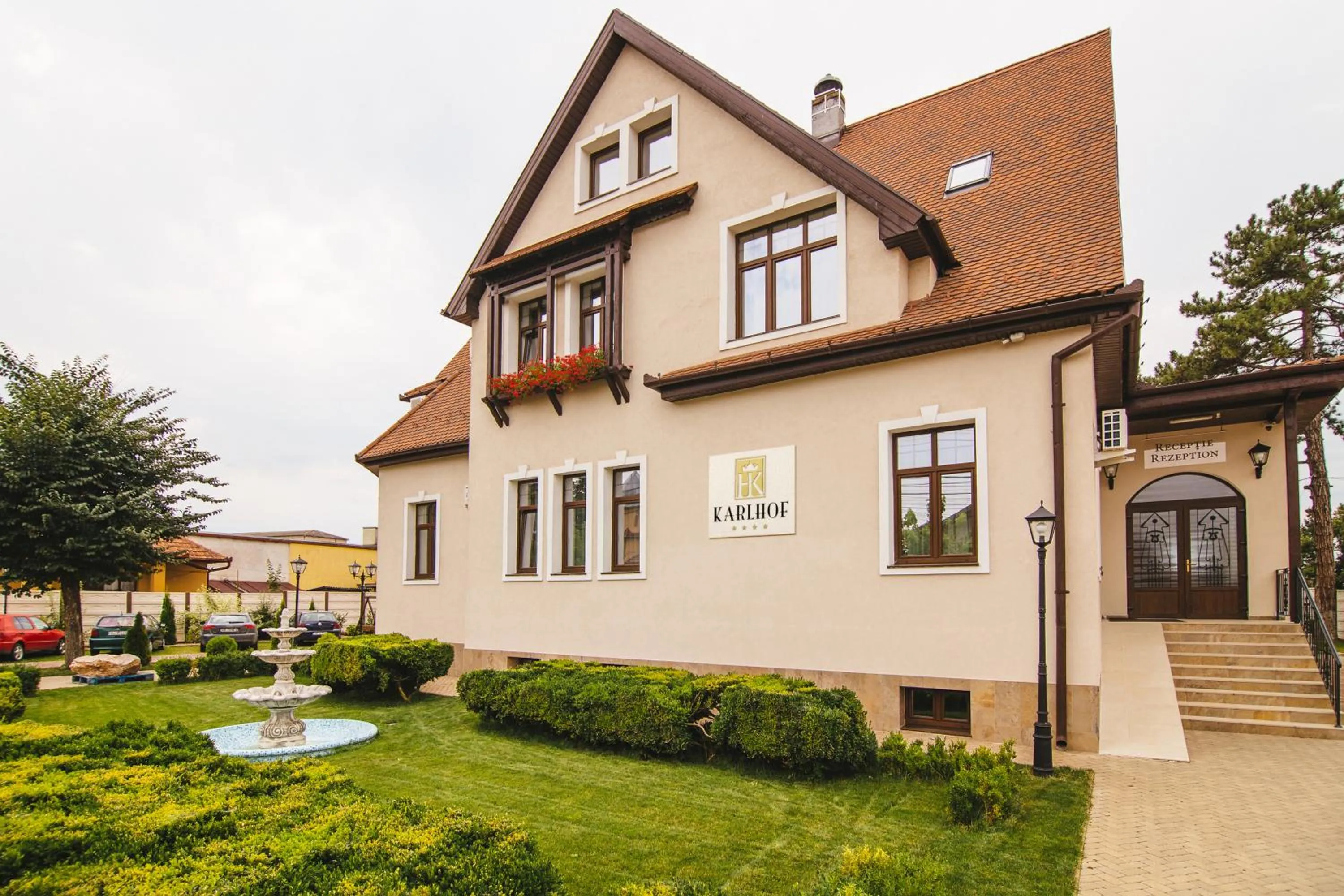 Facade/entrance in Karlhof