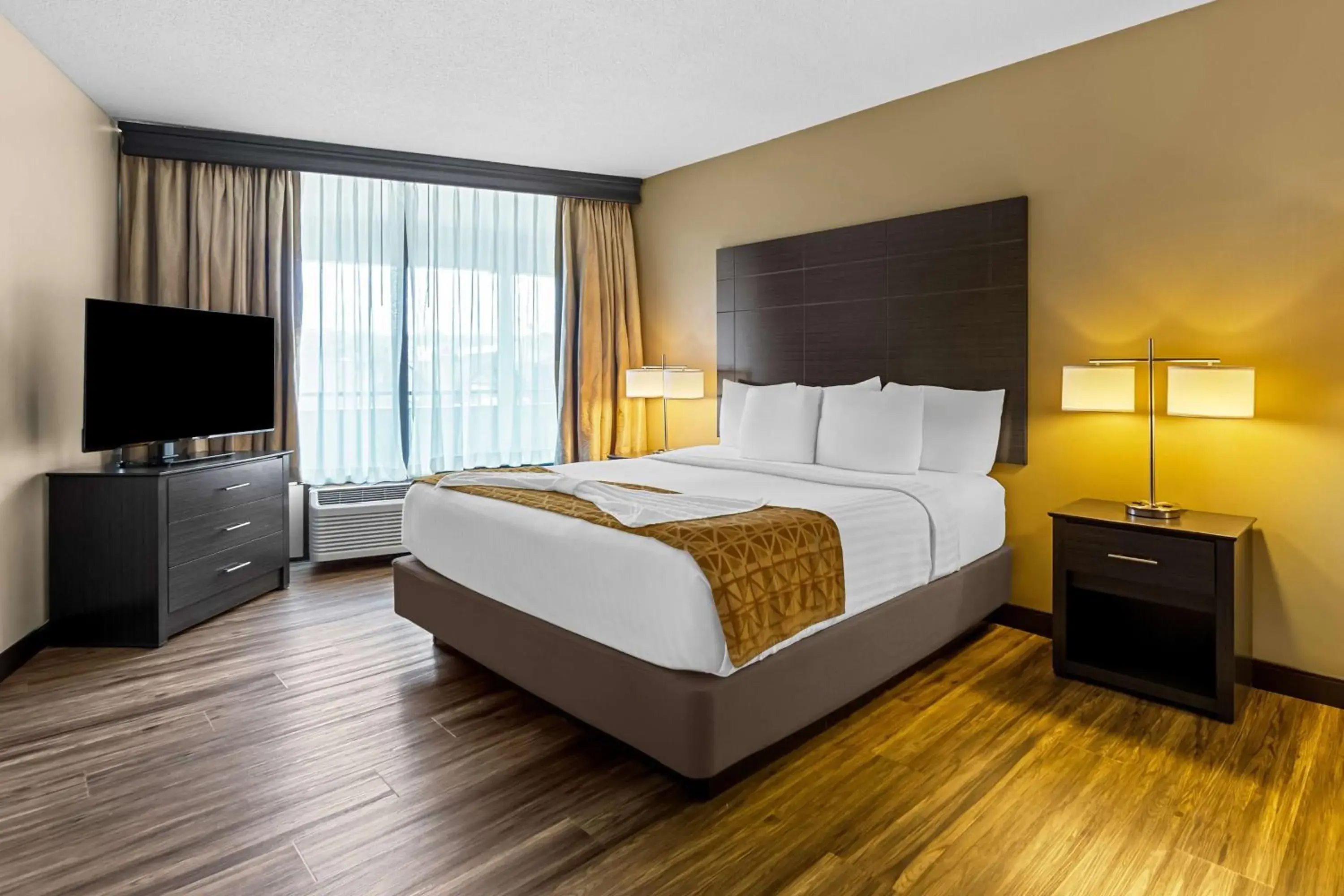 Two-Room Suite with Walk In Shower in Best Western Toni Inn Two-Room Suite with Walk In Shower in Best Western Toni Inn