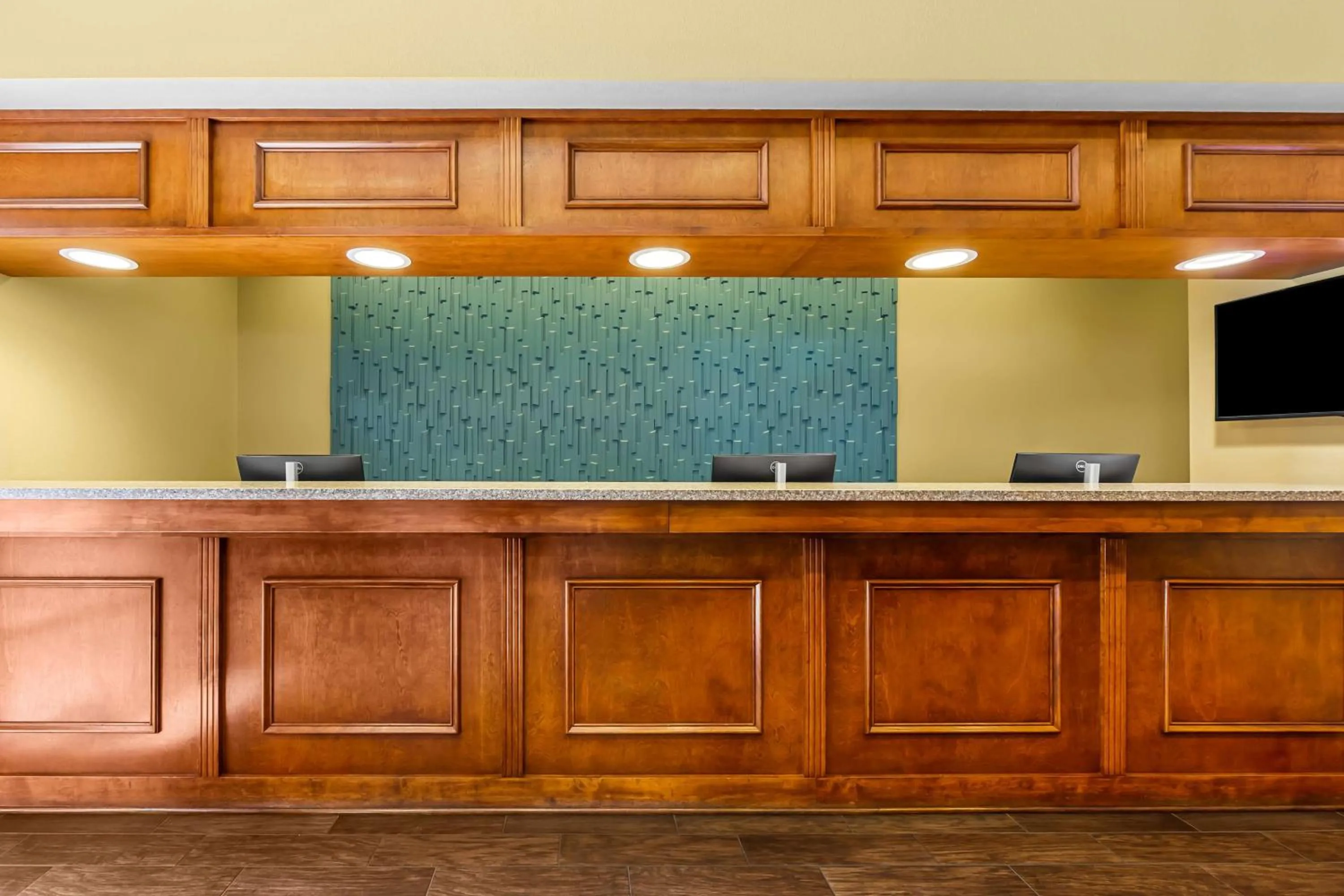 Lobby or reception in Best Western Toni Inn