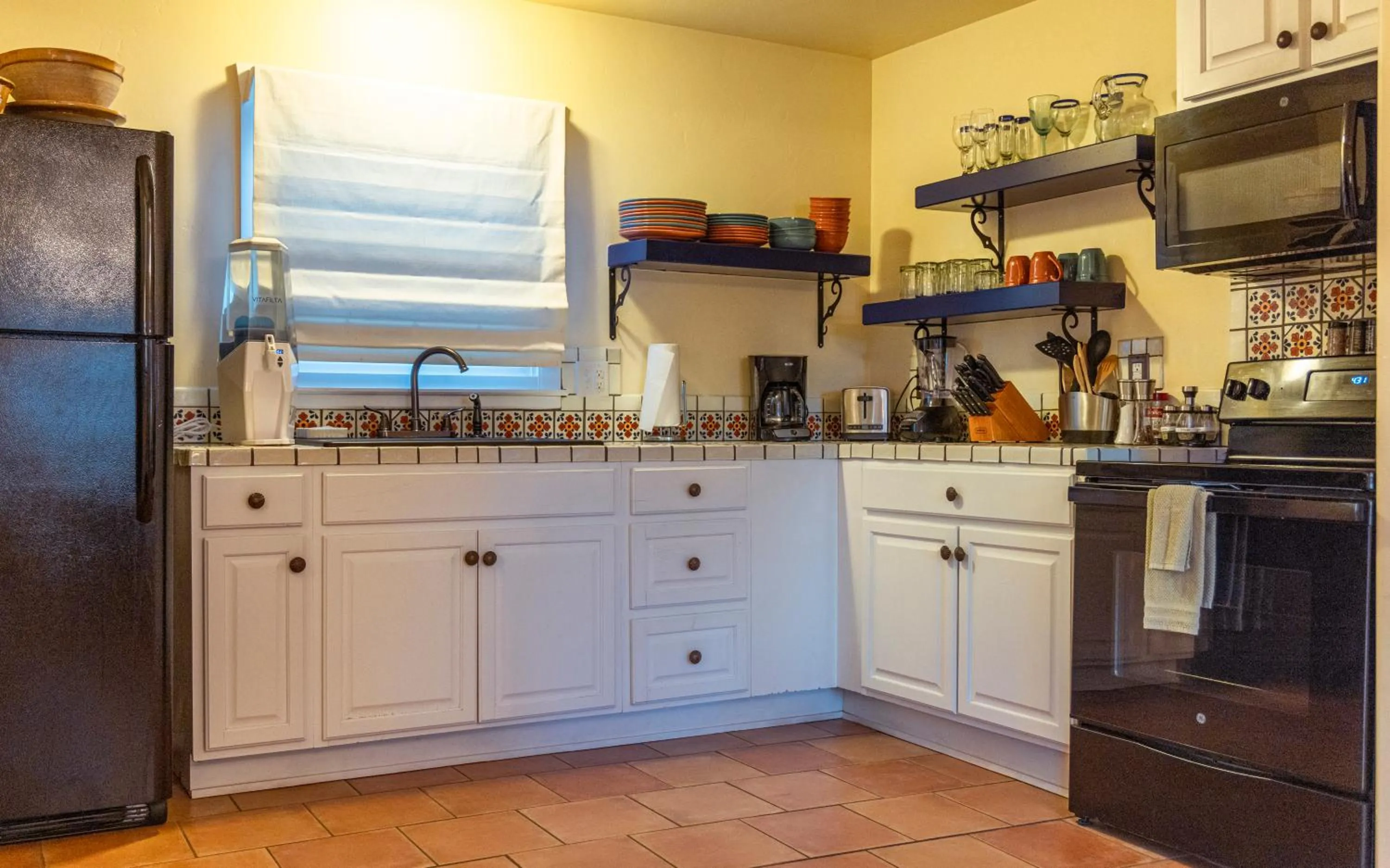 Kitchen or kitchenette in Sierra Grande, a Ted Turner Retreat