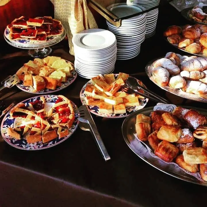 Food in Eden Beach Club