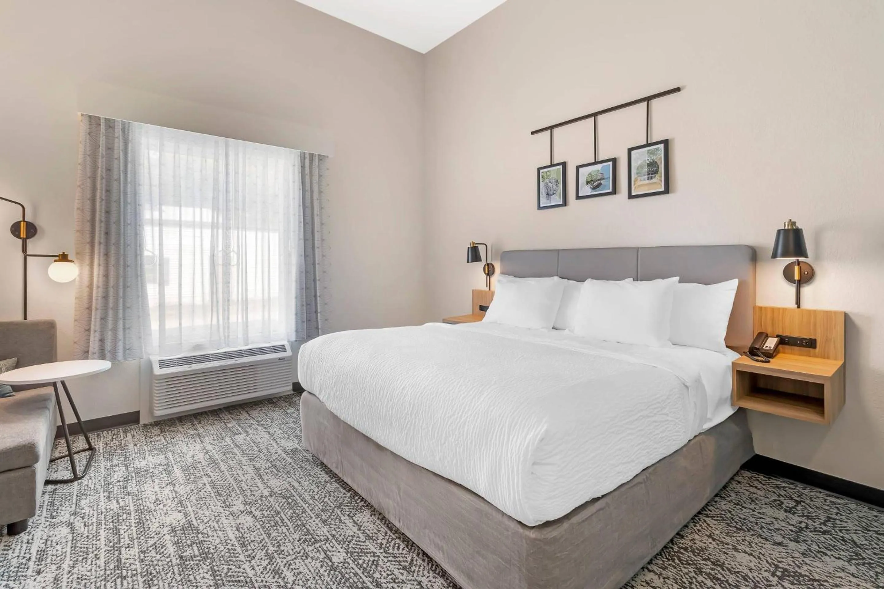 Bedroom, Bed in Sleep Inn & Suites