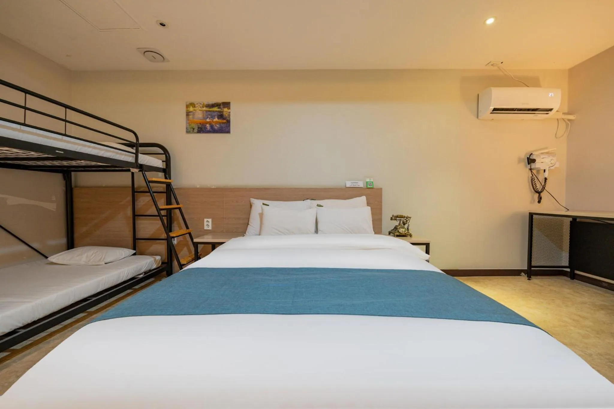 Bedroom, Bed in Suwon Dono1796 Hotel