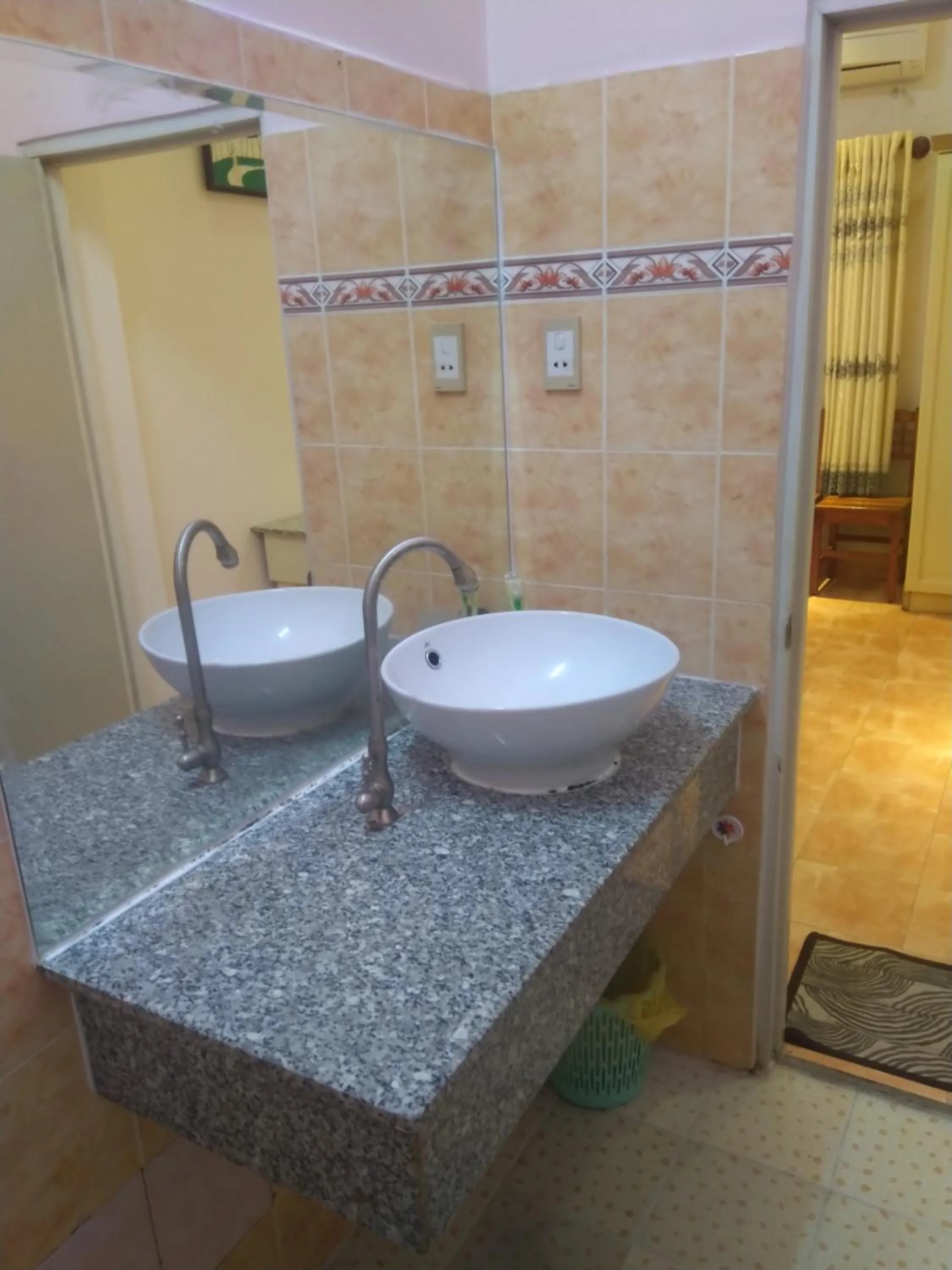 Bathroom in Sunshine