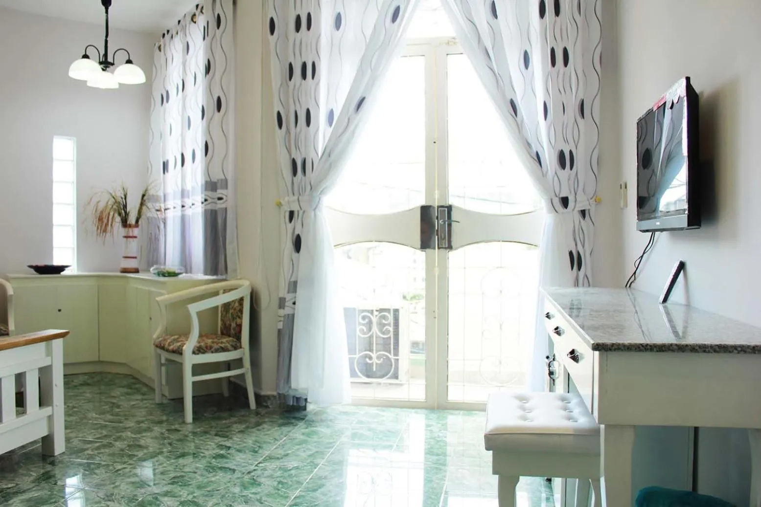 Decorative detail in Sunshine