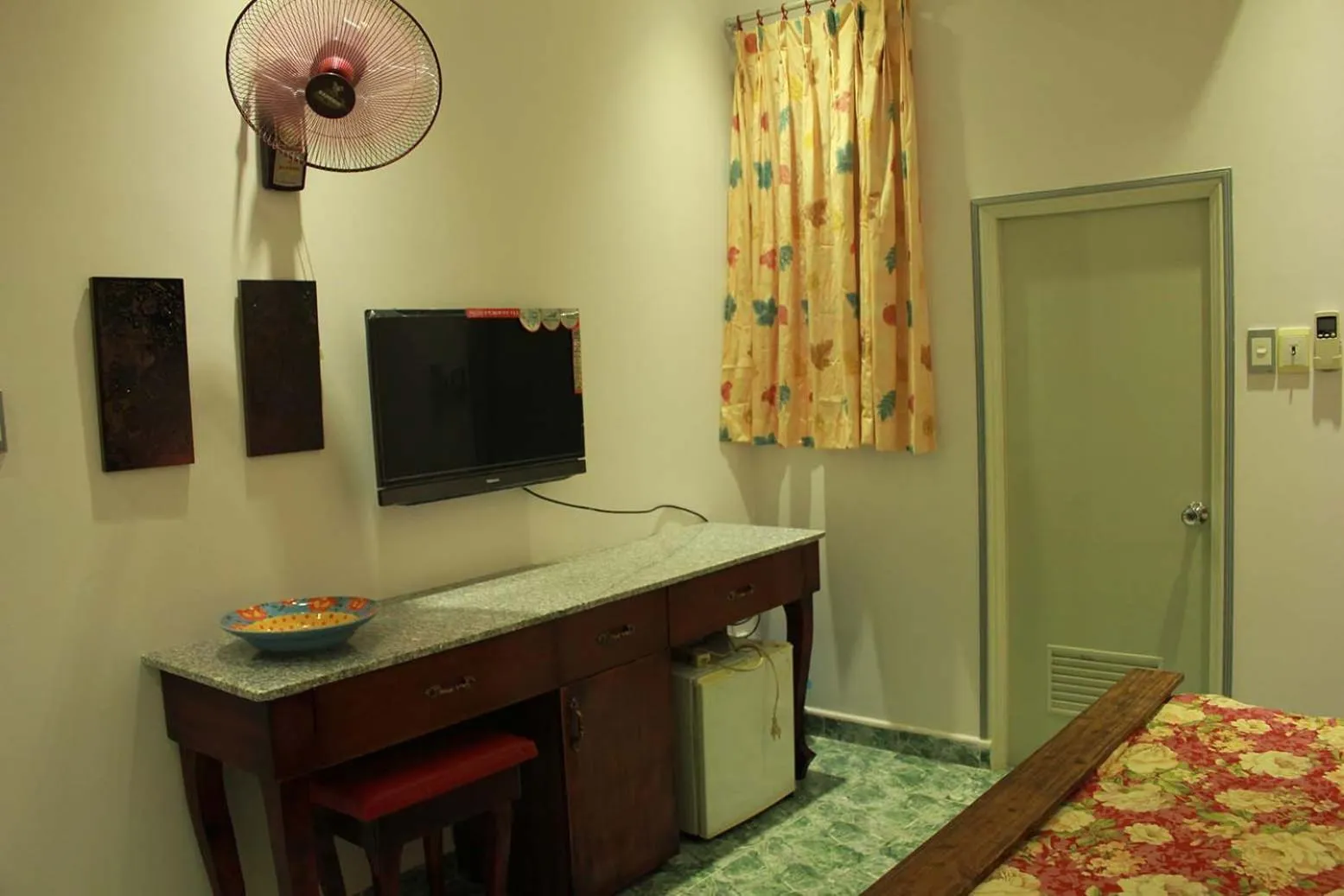 TV and multimedia, Bed in Sunshine