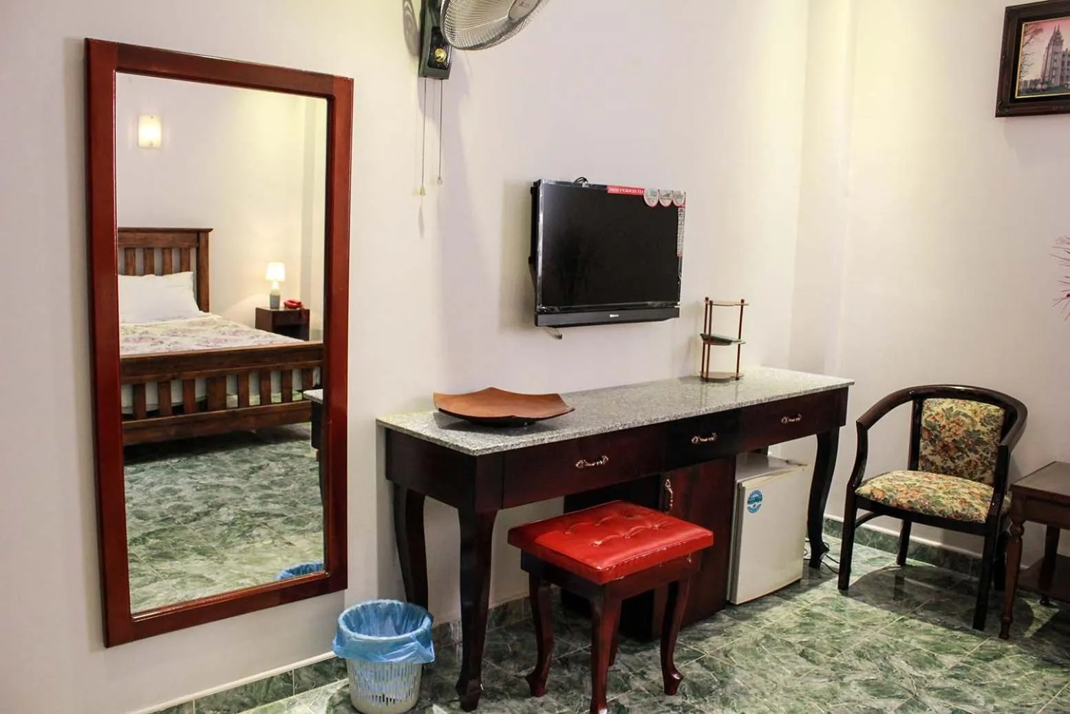 Seating area in Sunshine