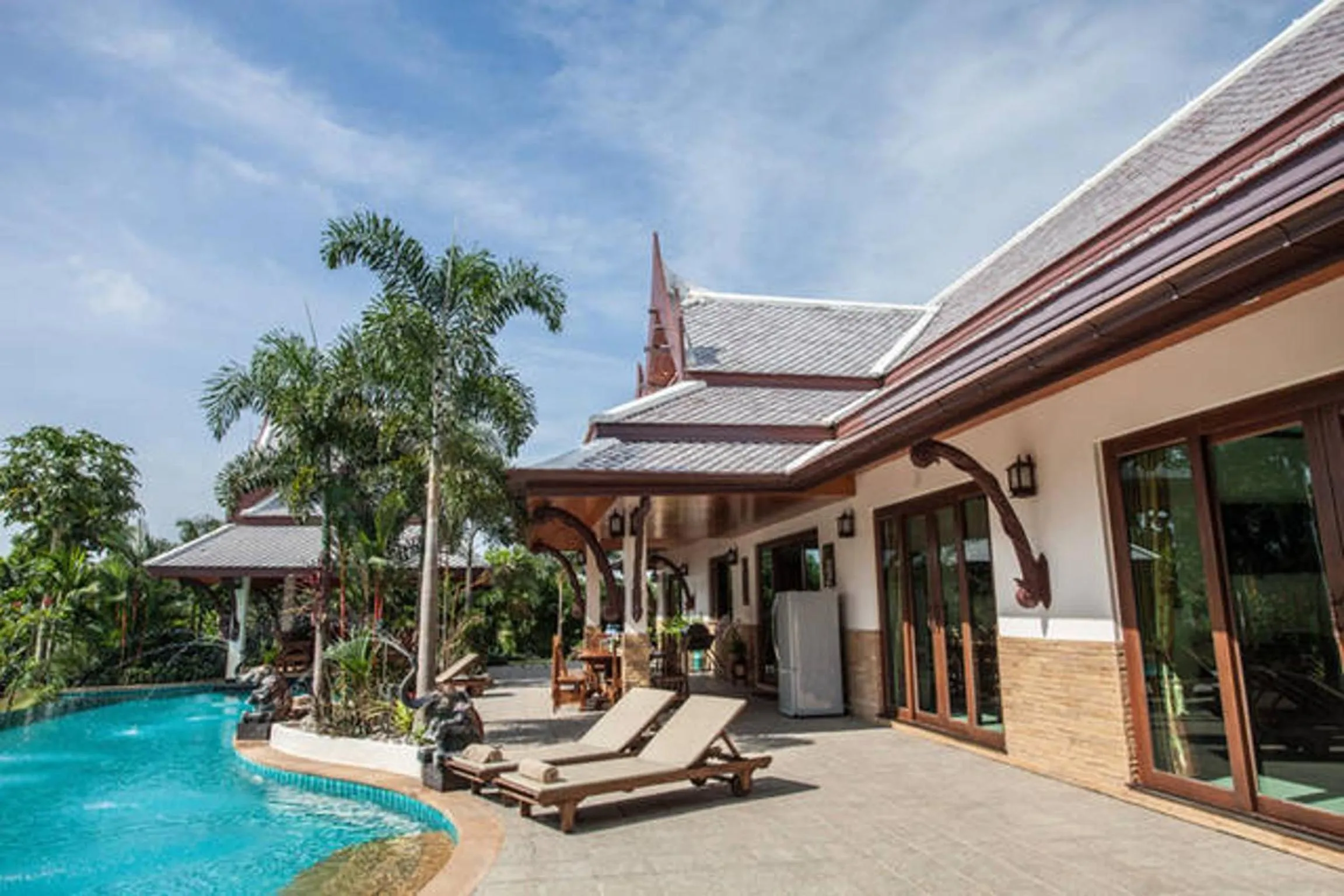 Patio in Saifon Villas 5 Bedroom Pool Villa