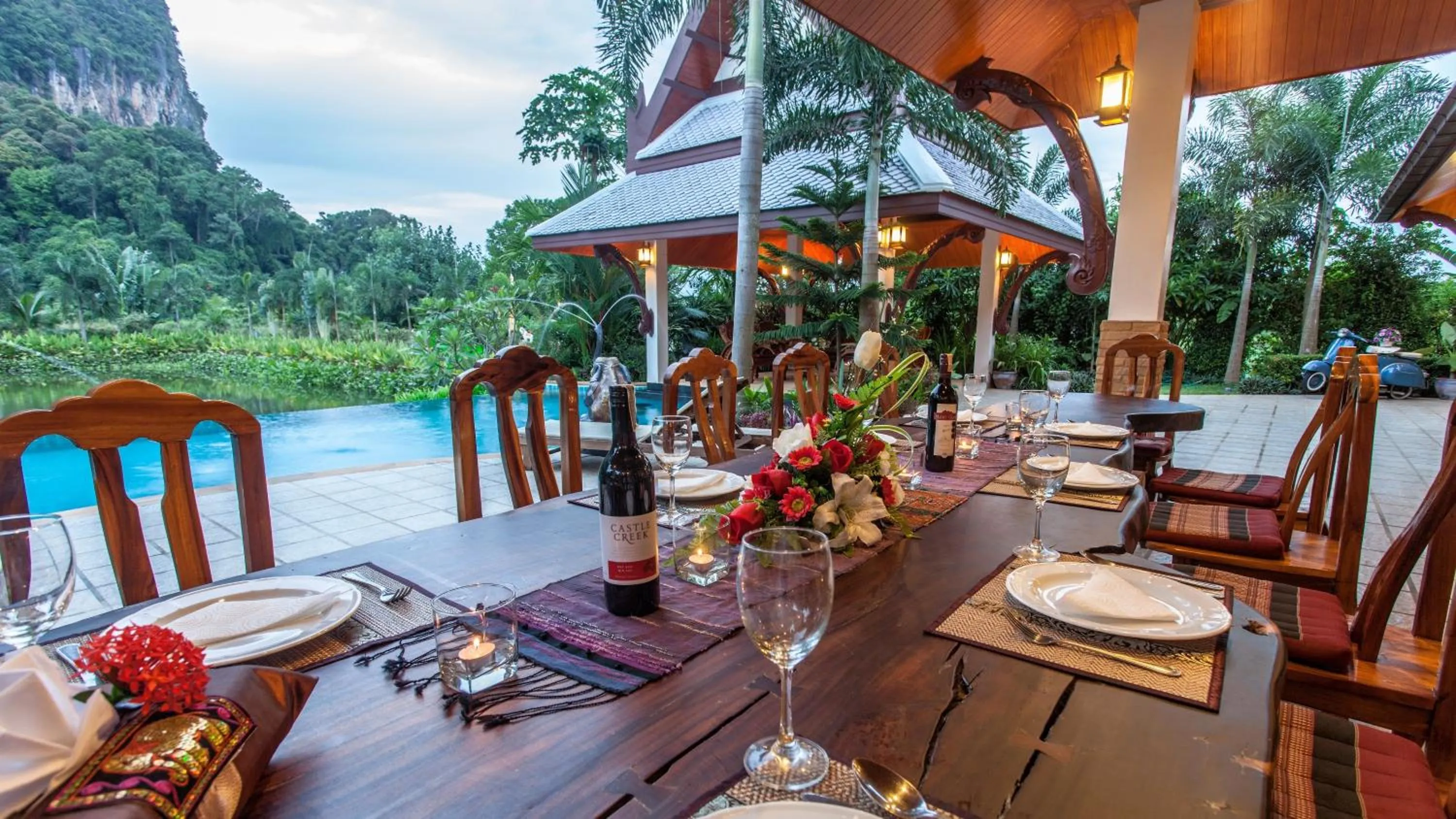 Patio in Saifon Villas 5 Bedroom Pool Villa
