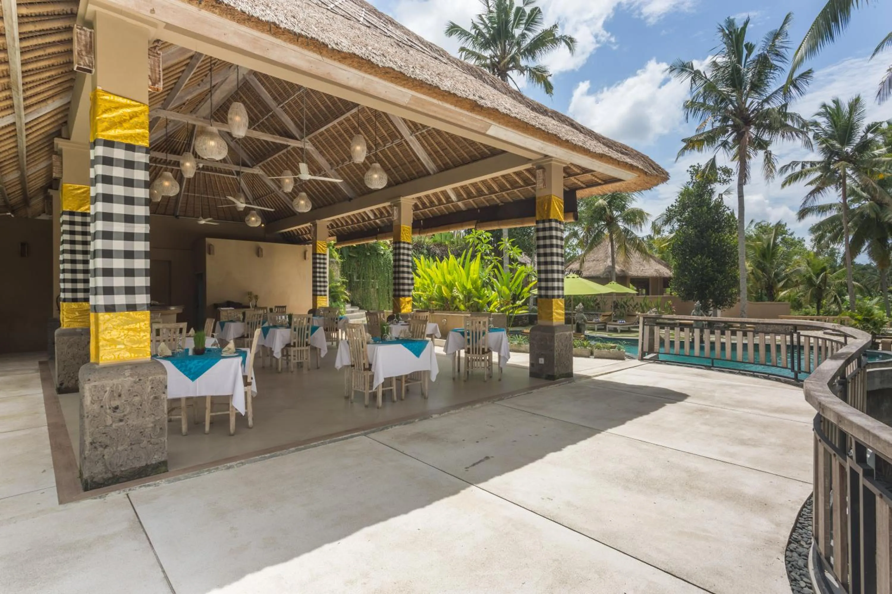 Restaurant/places to eat in Mesari Hotel Ubud