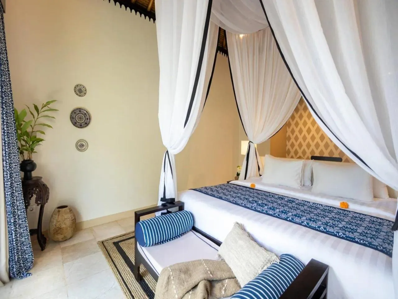 Bed in Mesari Hotel Ubud