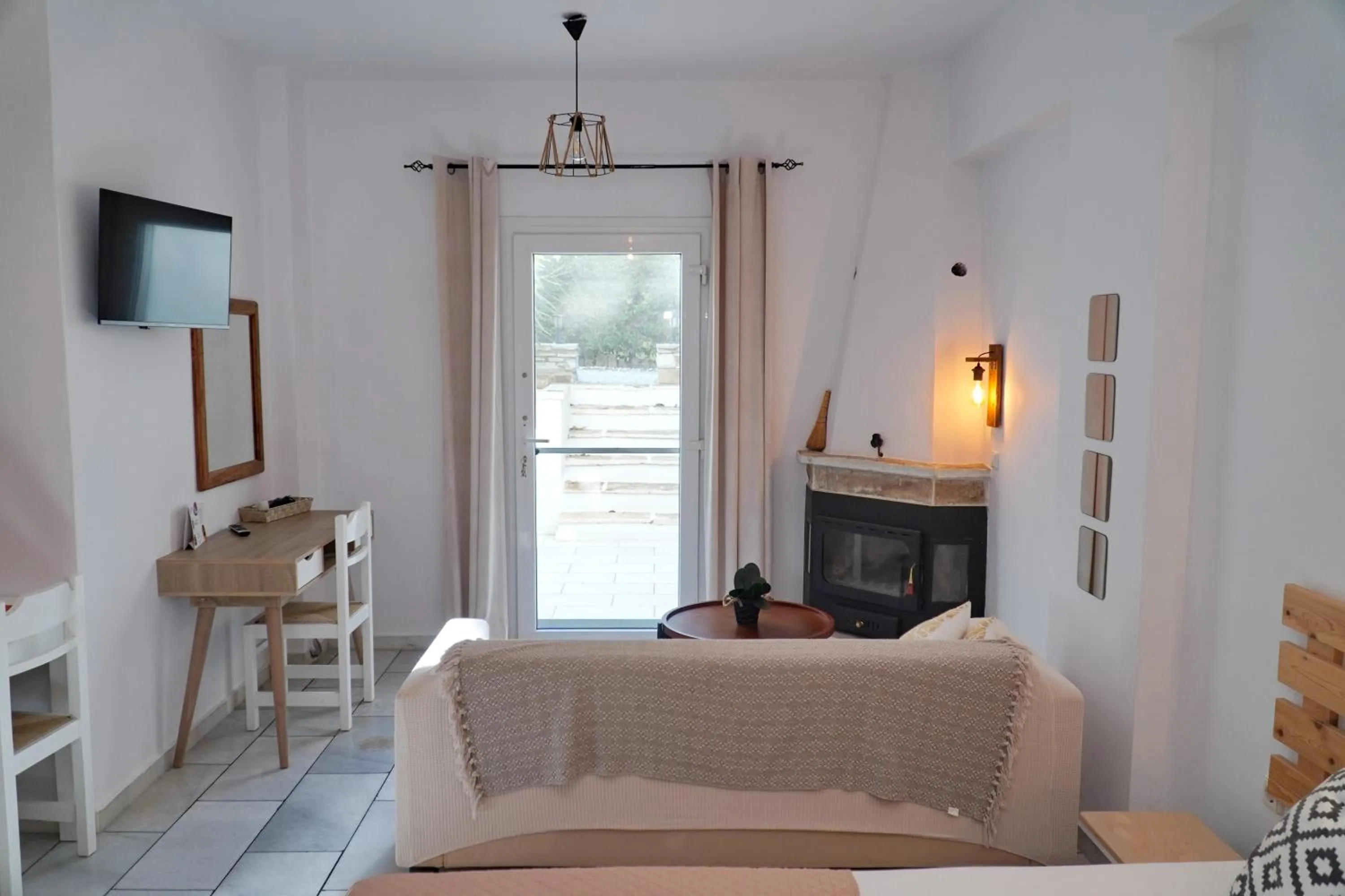 Property building, Bed in Camara Hotel