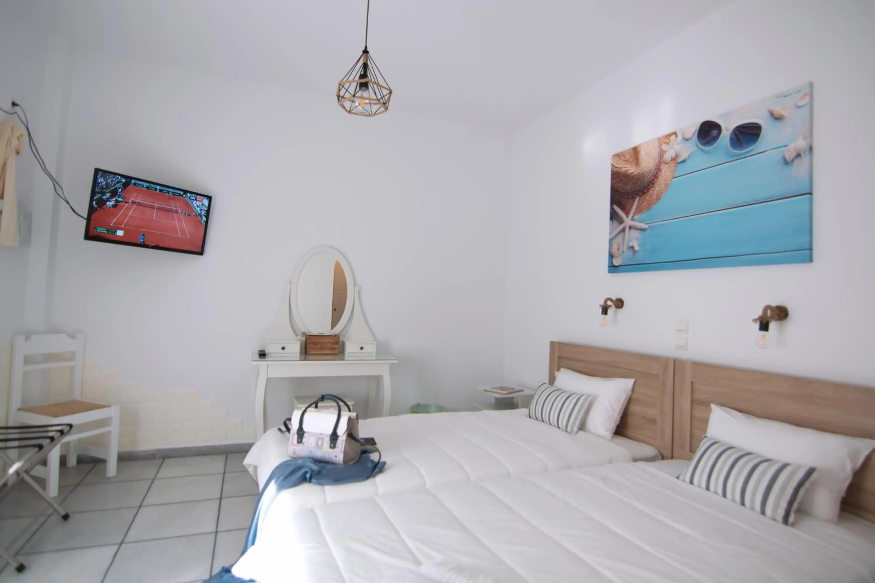 Photo of the whole room, Bed in Camara Hotel