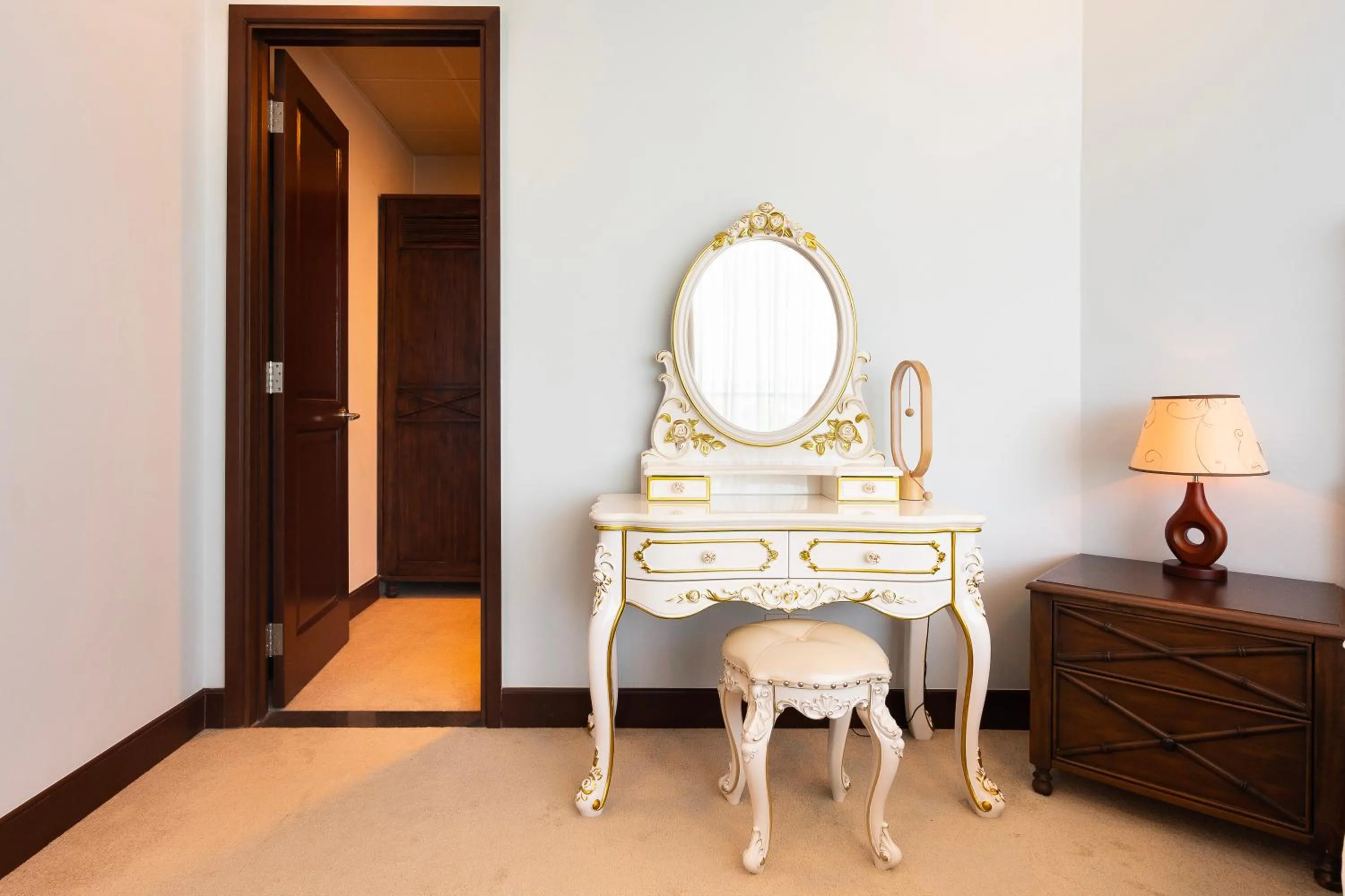 wardrobe in PHU MY HARBOUR HOTEL - Old Golf Phu My Hotel