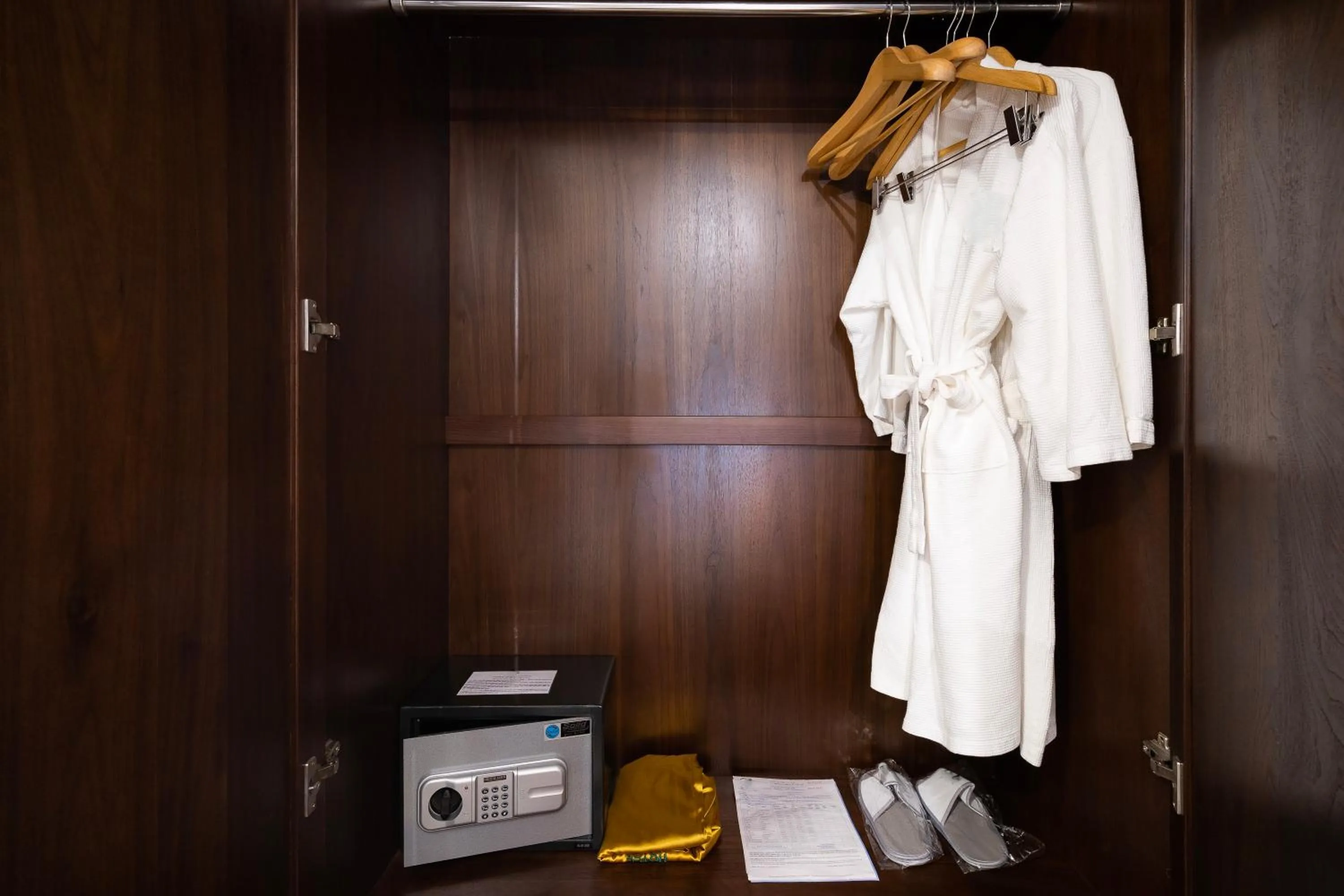 wardrobe in PHU MY HARBOUR HOTEL - Old Golf Phu My Hotel