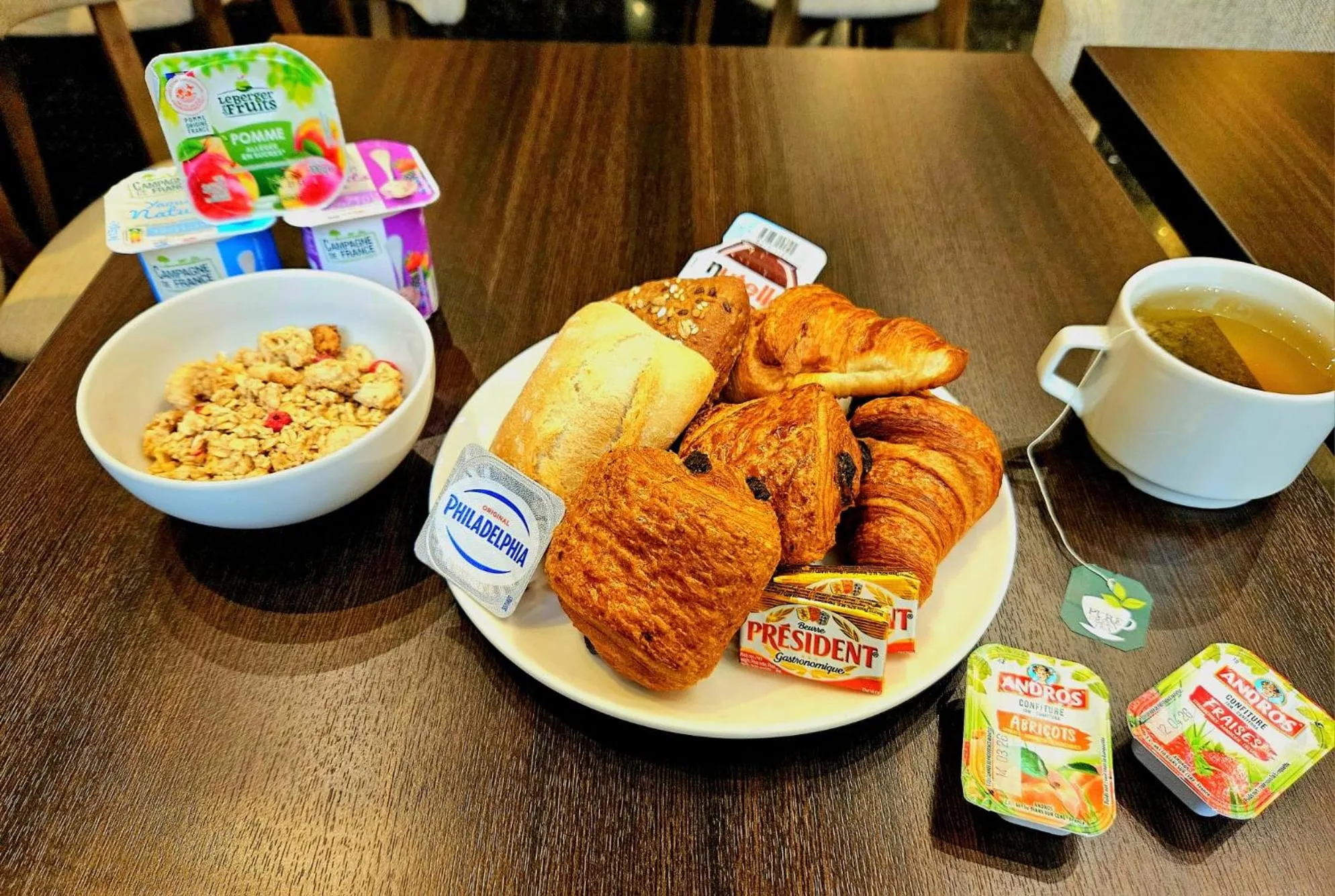 Breakfast in Hôtel Bellevue et du Chariot d'Or