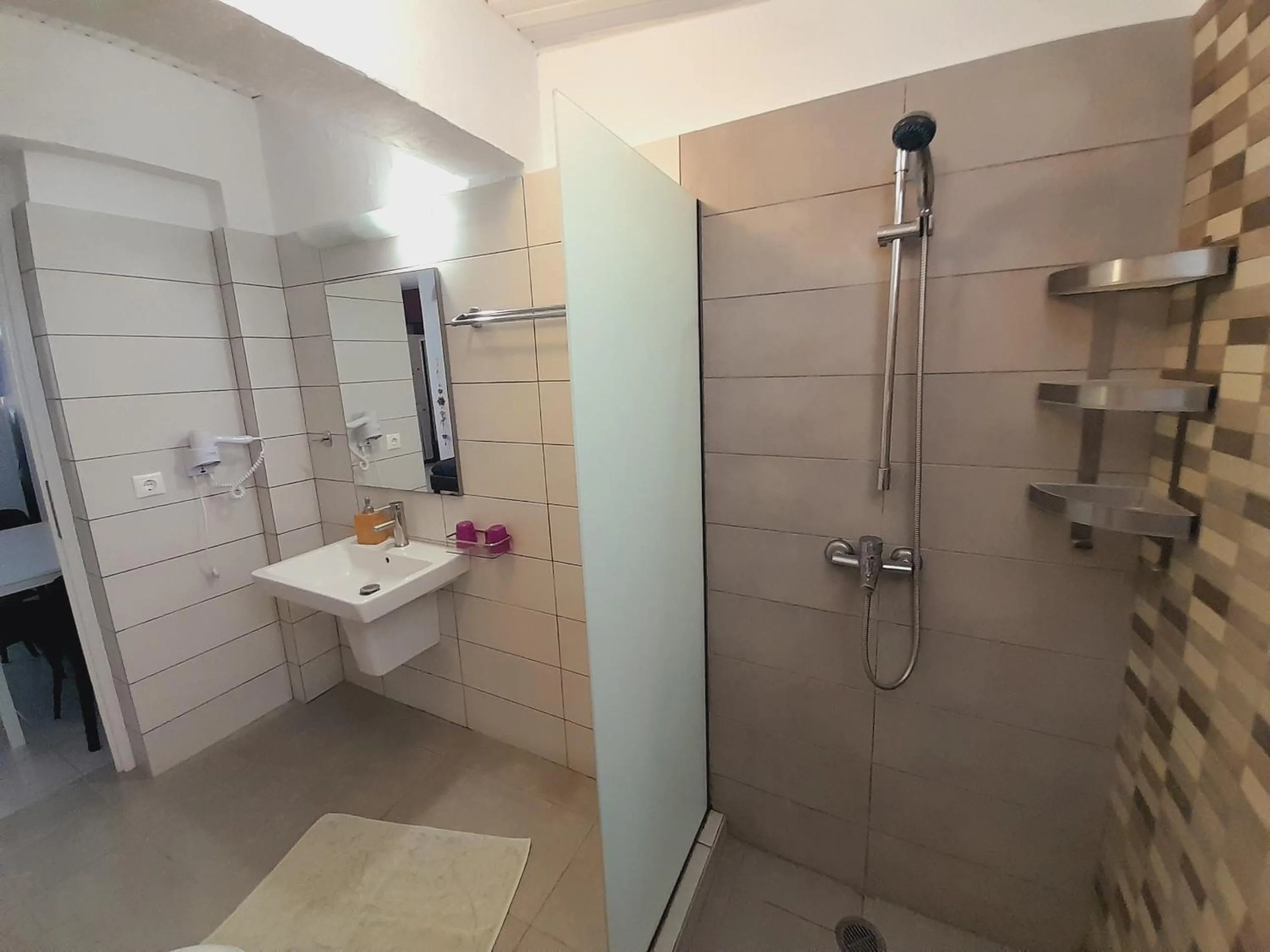 Bathroom in Roseberry Studios