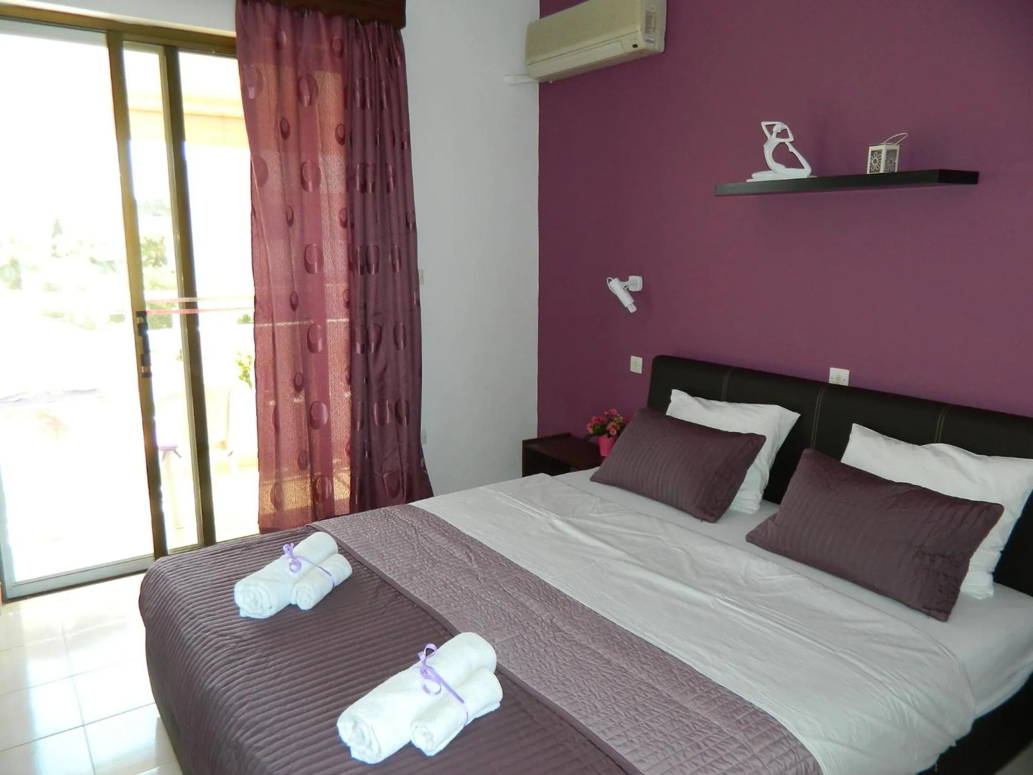 Day, Bed in Roseberry Studios