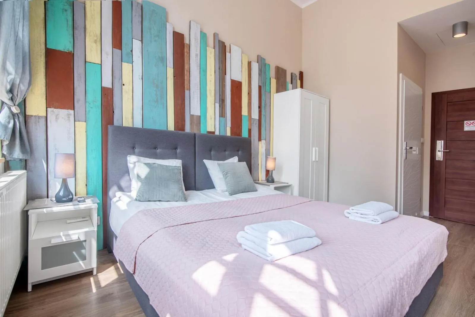 Bed in Black Swan House, Old Town