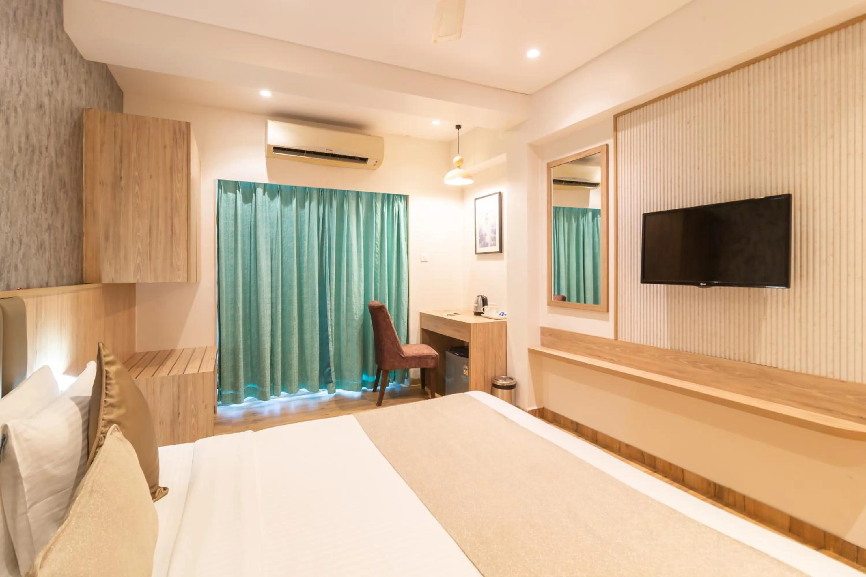 Photo of the whole room in Hotel Celestiial , Candolim