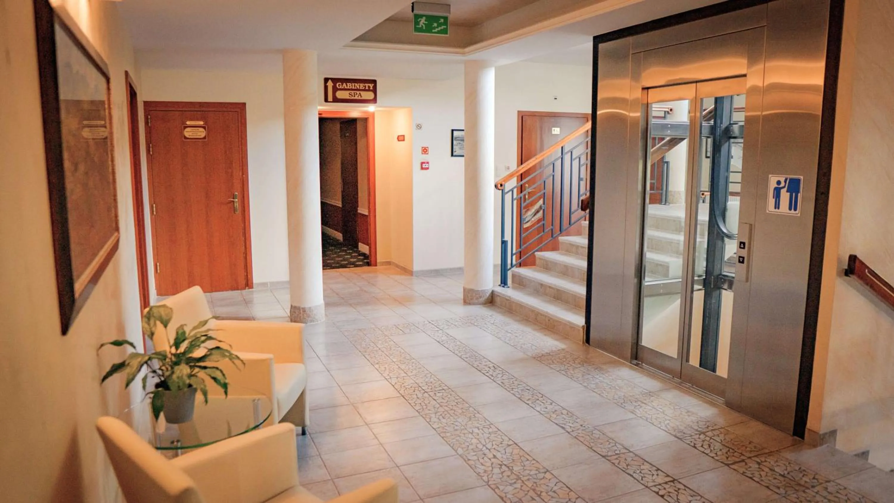 Lounge or bar in Hotel Dziki Potok Karpacz Konferencje & SPA