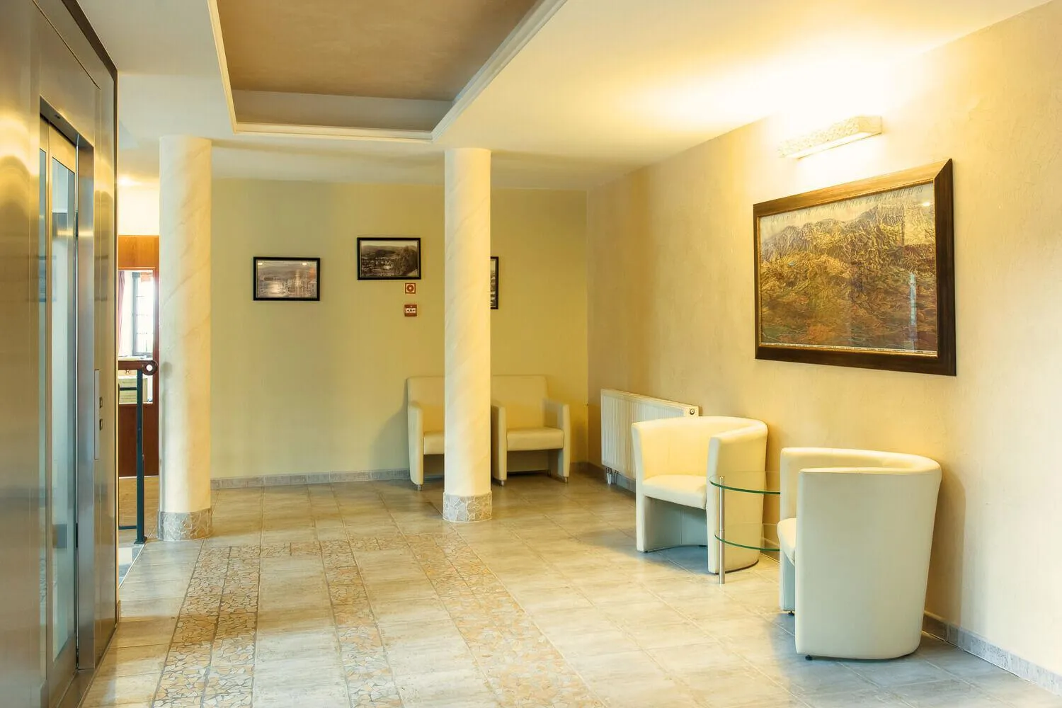 Lounge or bar in Hotel Dziki Potok Karpacz Konferencje & SPA