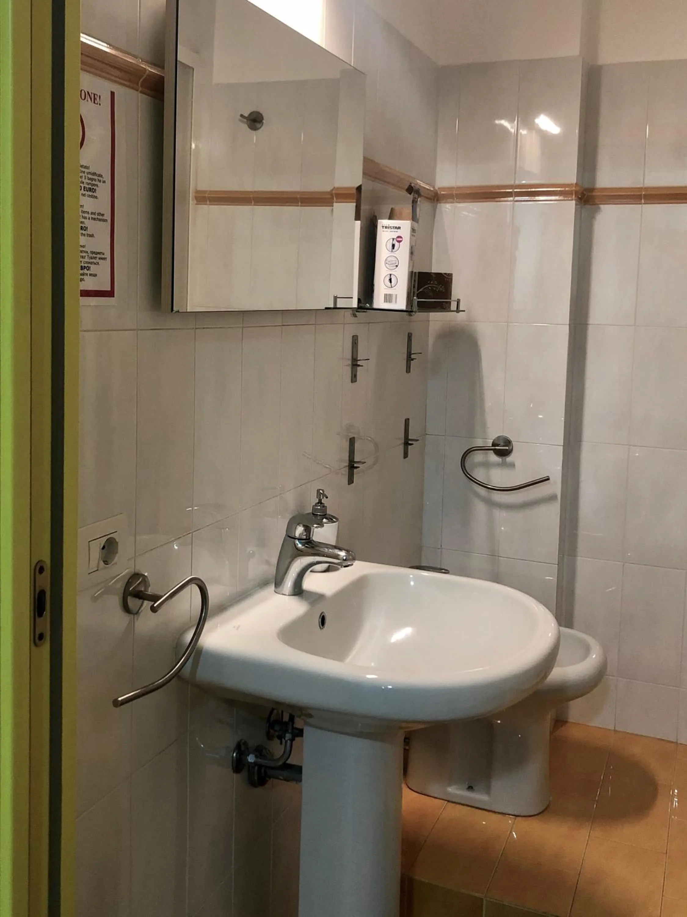 Shower in Guest House Brianza Room