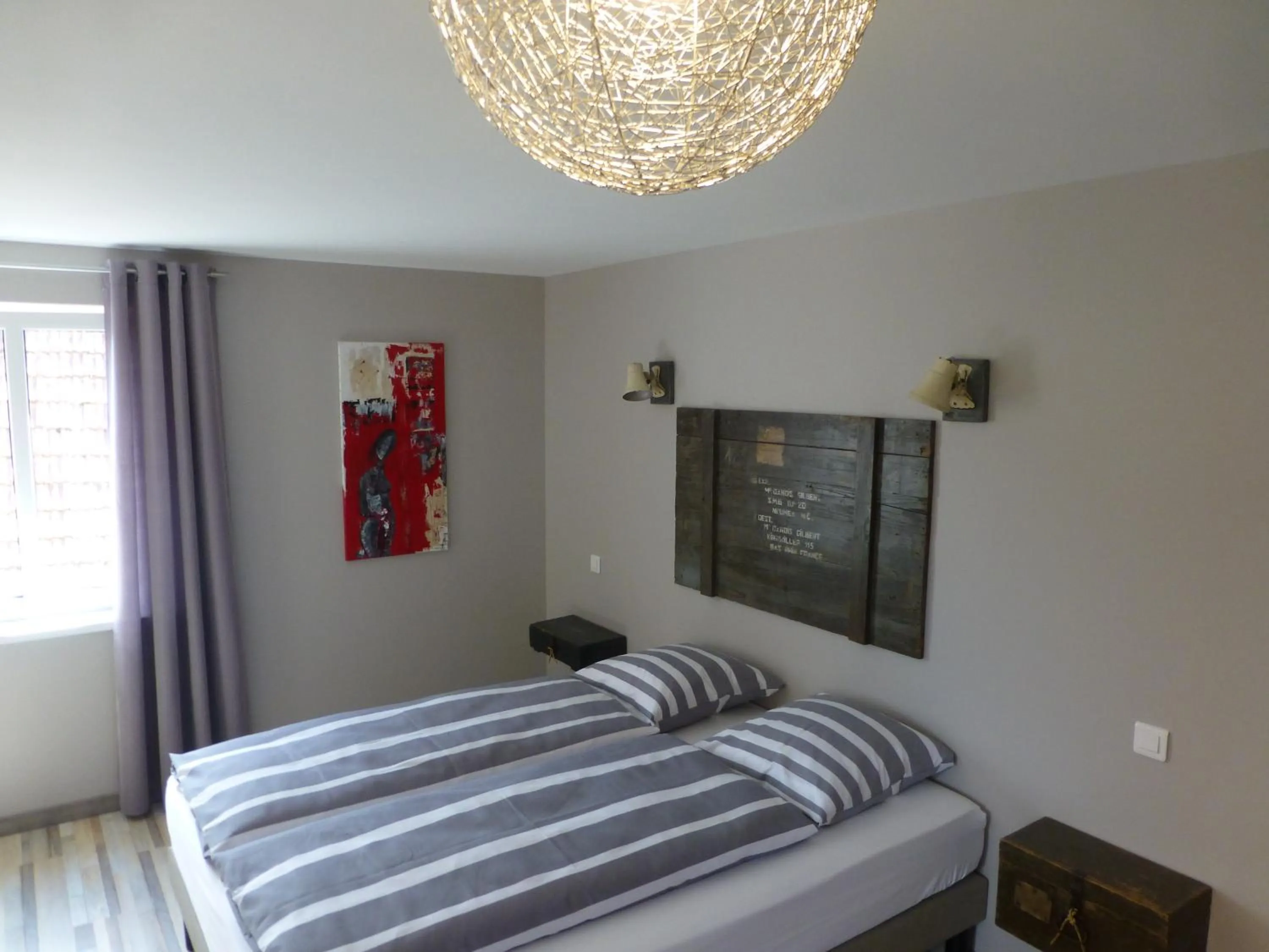 Decorative detail, Bed in L’Été en Novembre