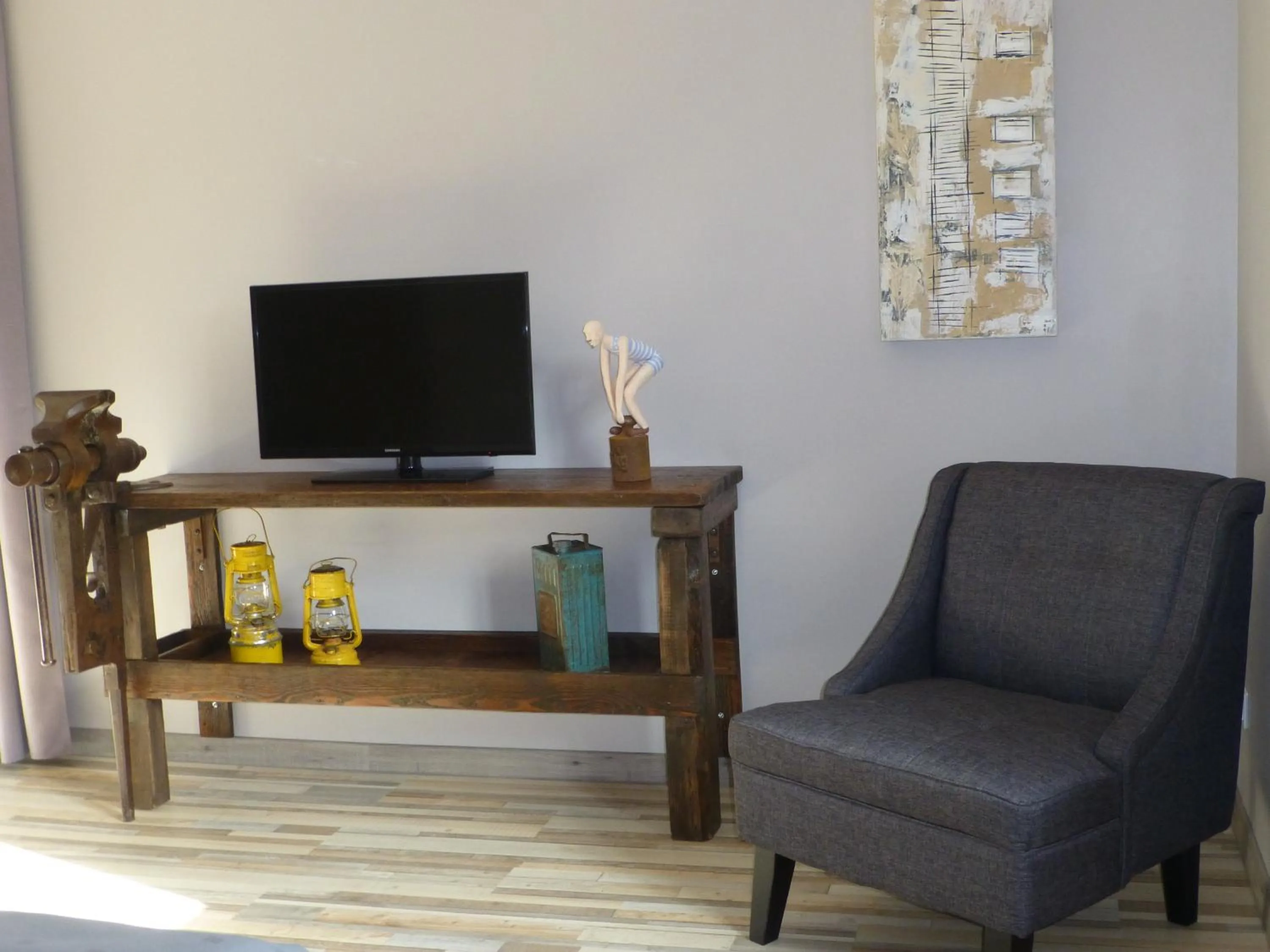 Property building in L’Été en Novembre