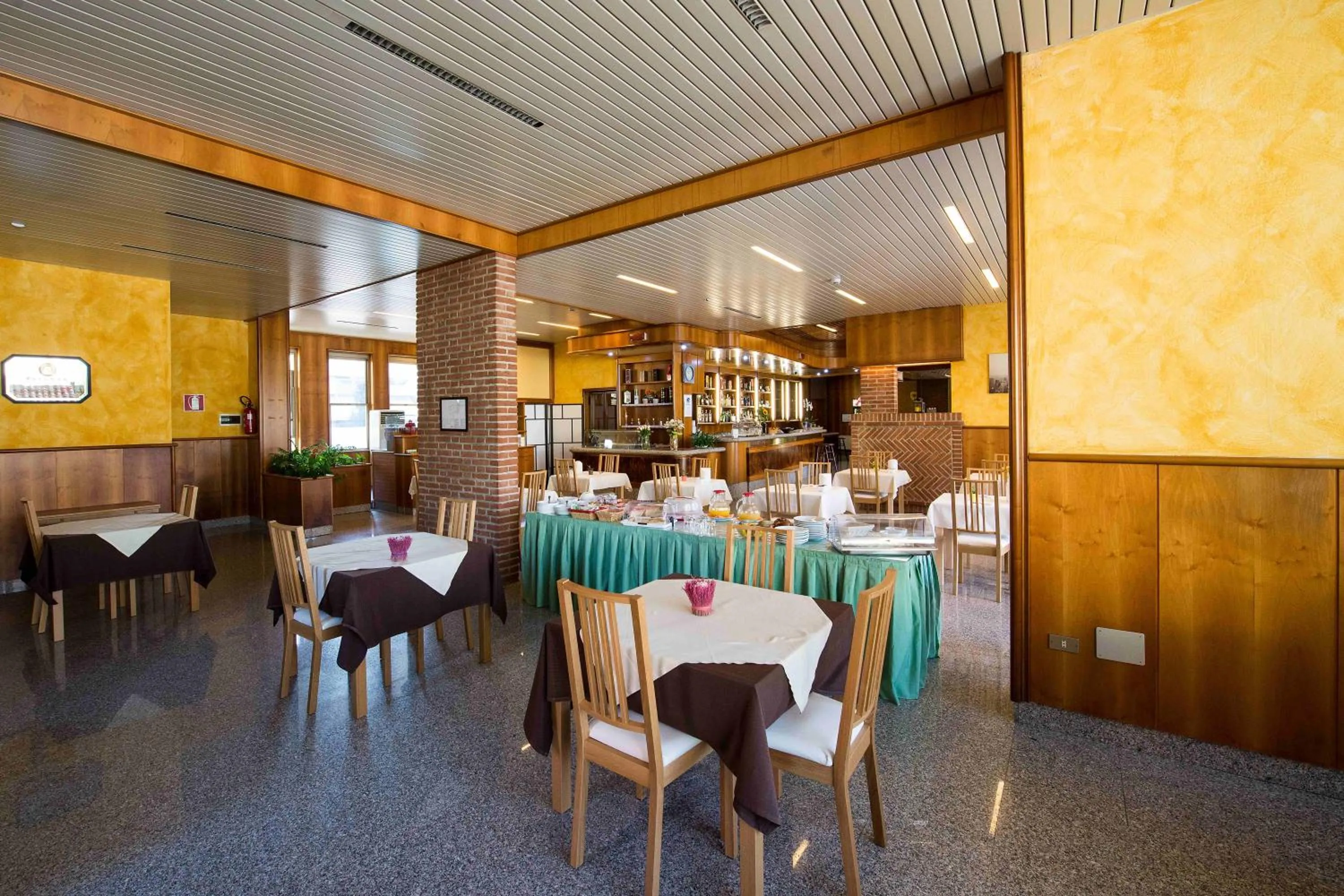 Lounge or bar in Hotel Route 9