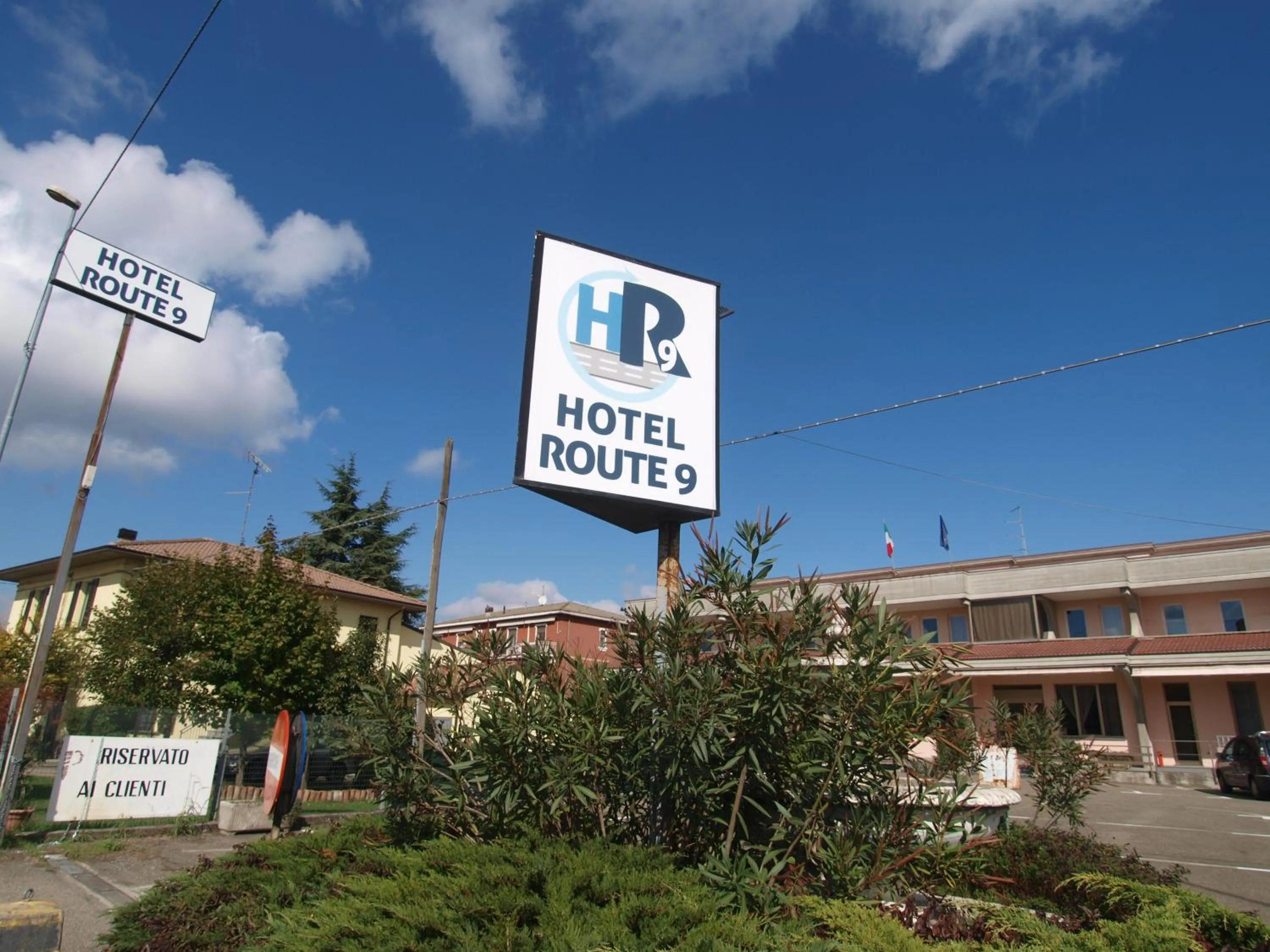 Facade/entrance in Hotel Route 9