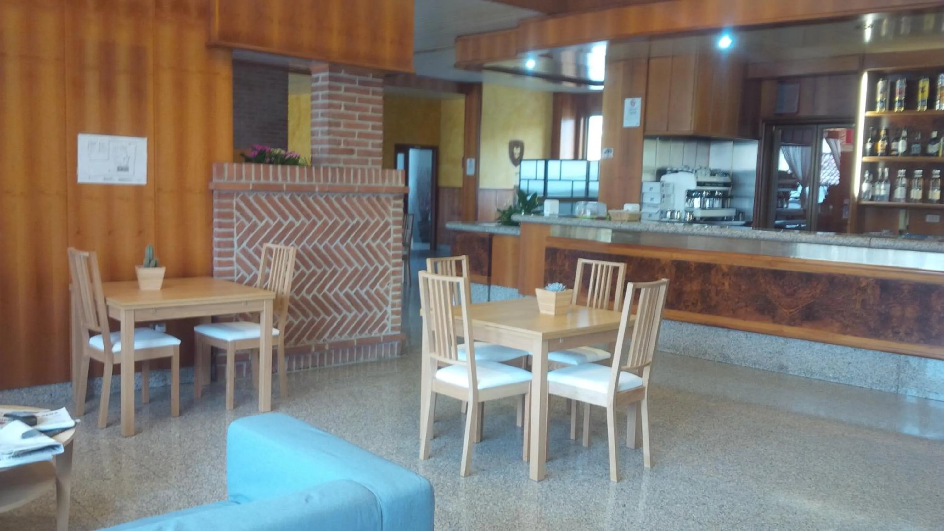 Lounge or bar in Hotel Route 9