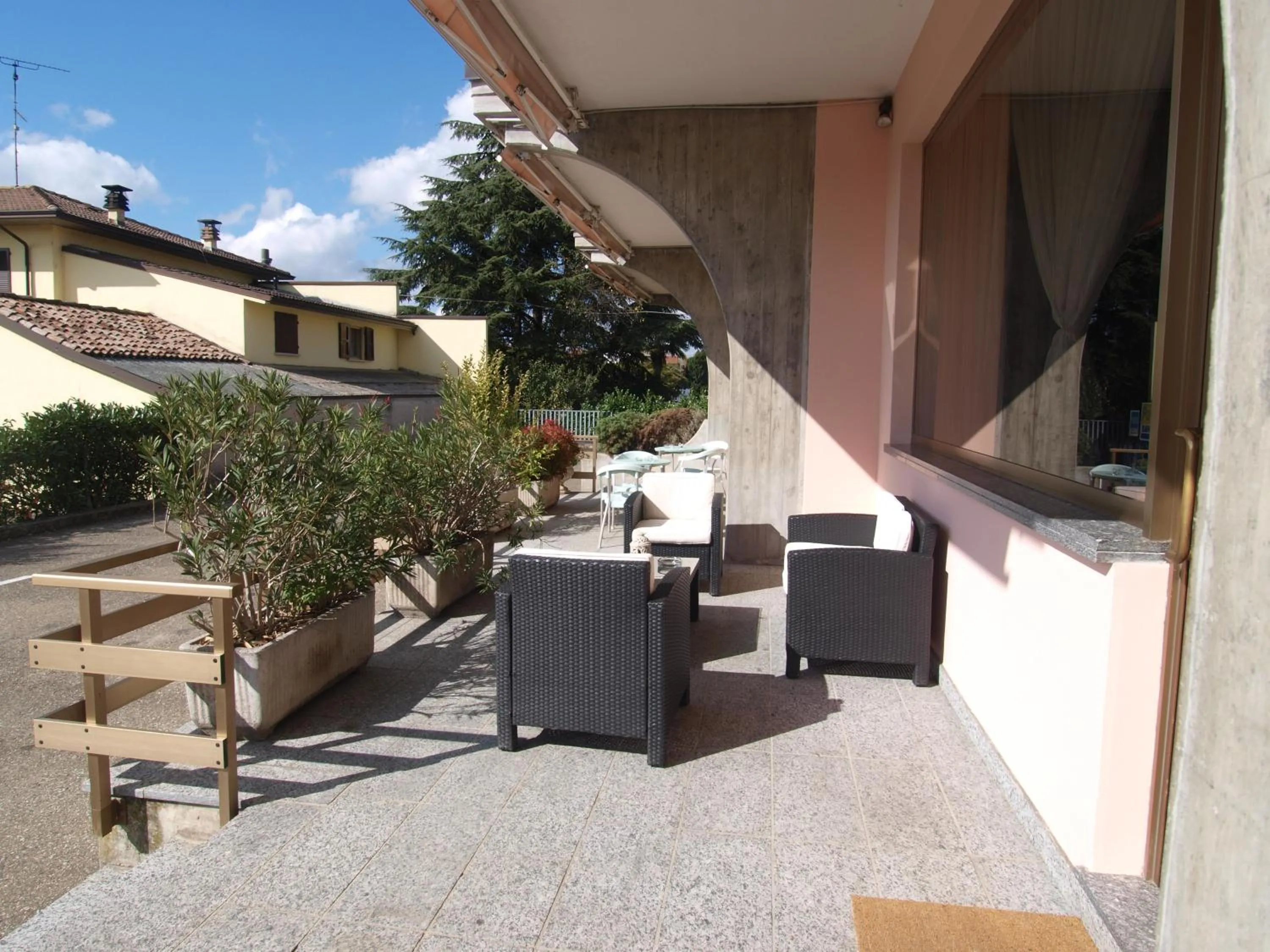 Facade/entrance in Hotel Route 9