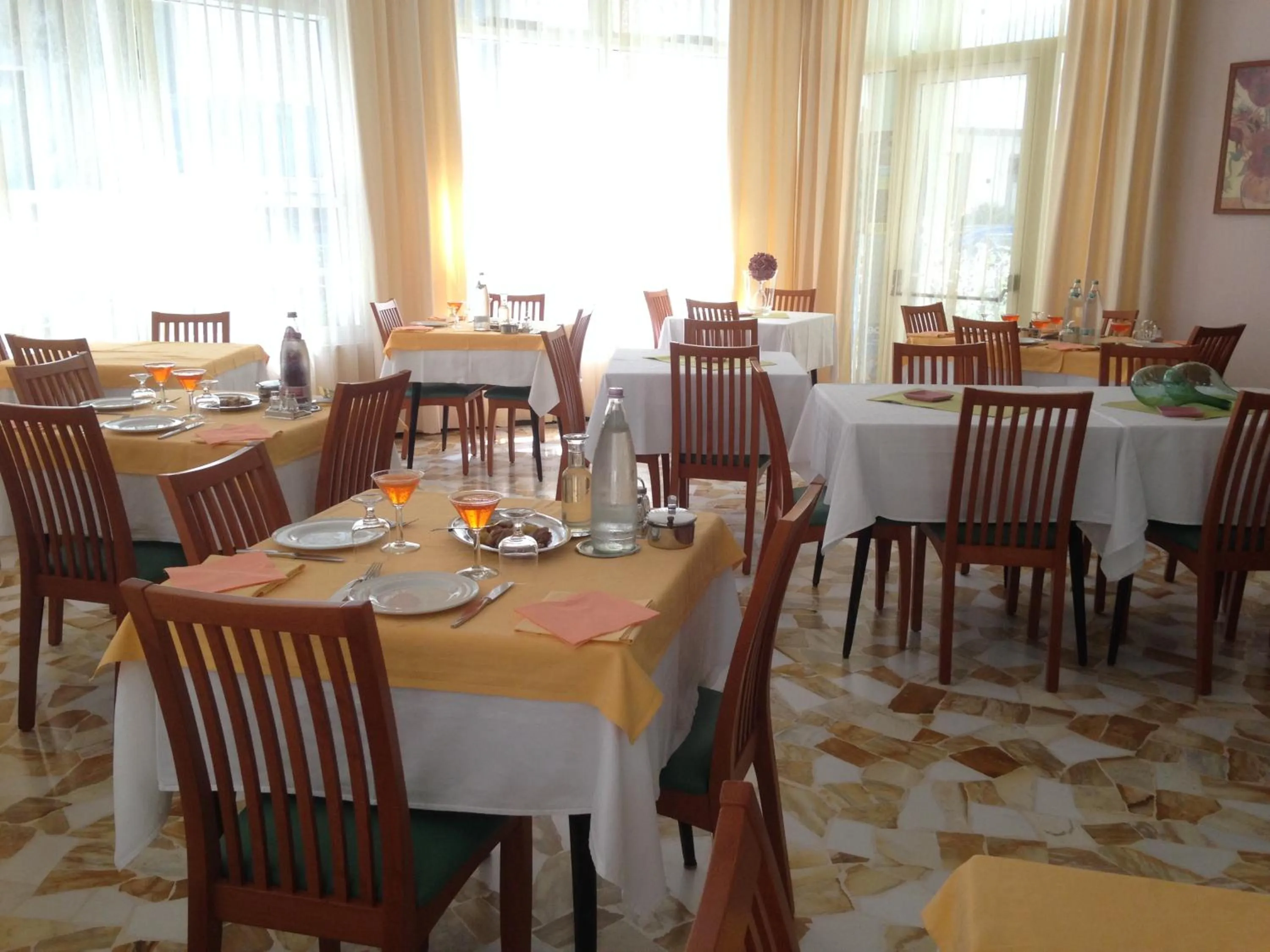 Restaurant/places to eat in Hotel Lazzarini