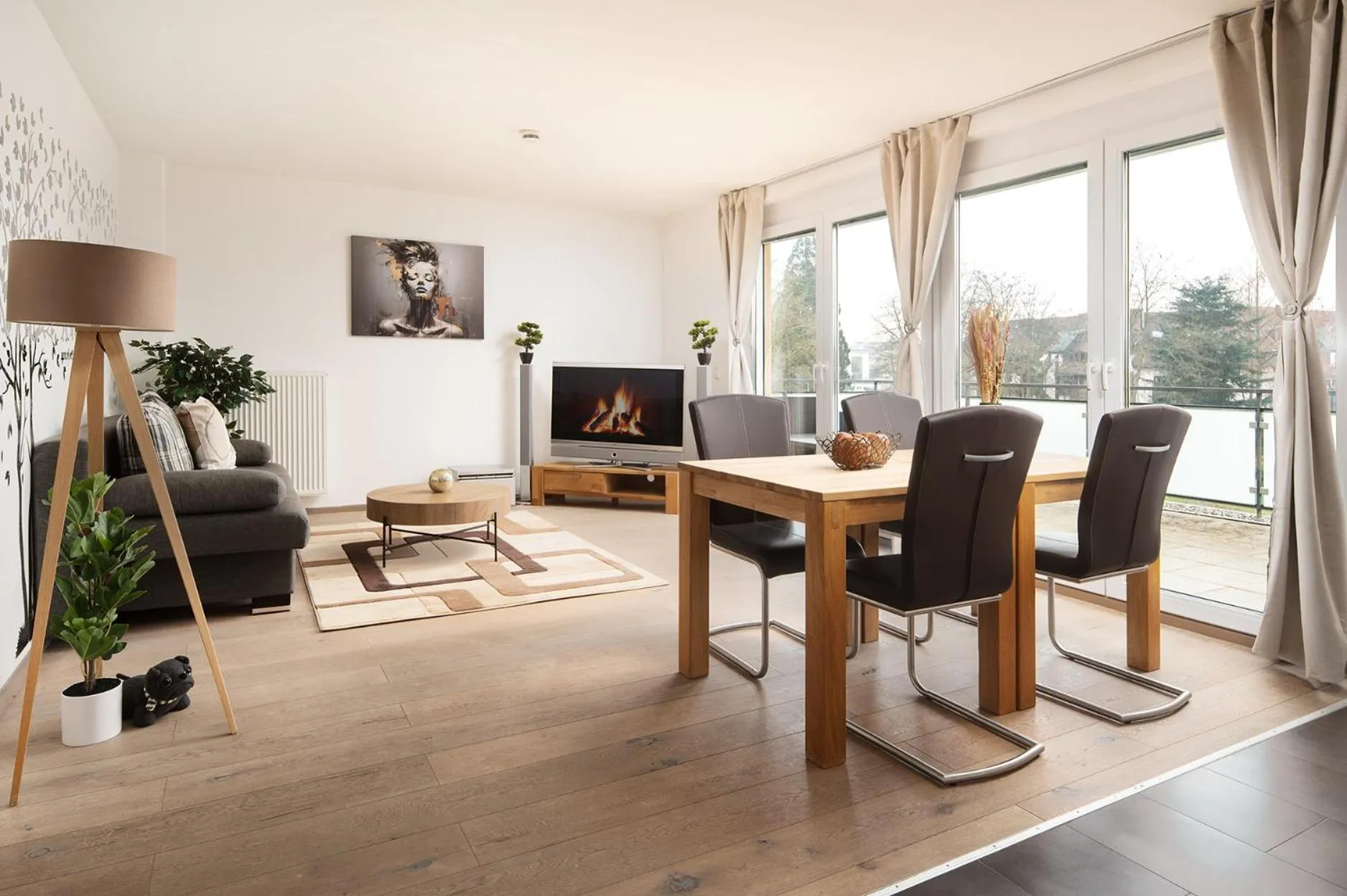 Hotel Vier Jahreszeiten Therme & Kliniken Bad Krozingen Nähe Freiburg & Schwarzwald Ideal für Geschäftsreisende & Wellness 24h Check-In WLAN & Parken gratis