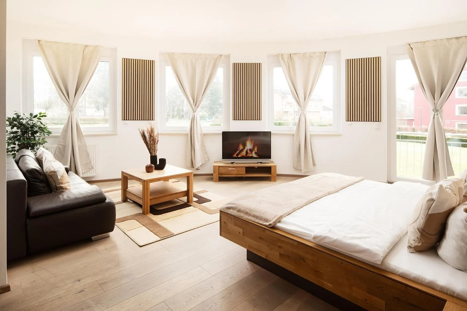 Hotel Vier Jahreszeiten Therme & Kliniken Bad Krozingen Nähe Freiburg & Schwarzwald Ideal für Geschäftsreisende & Wellness 24h Check-In WLAN & Parken gratis