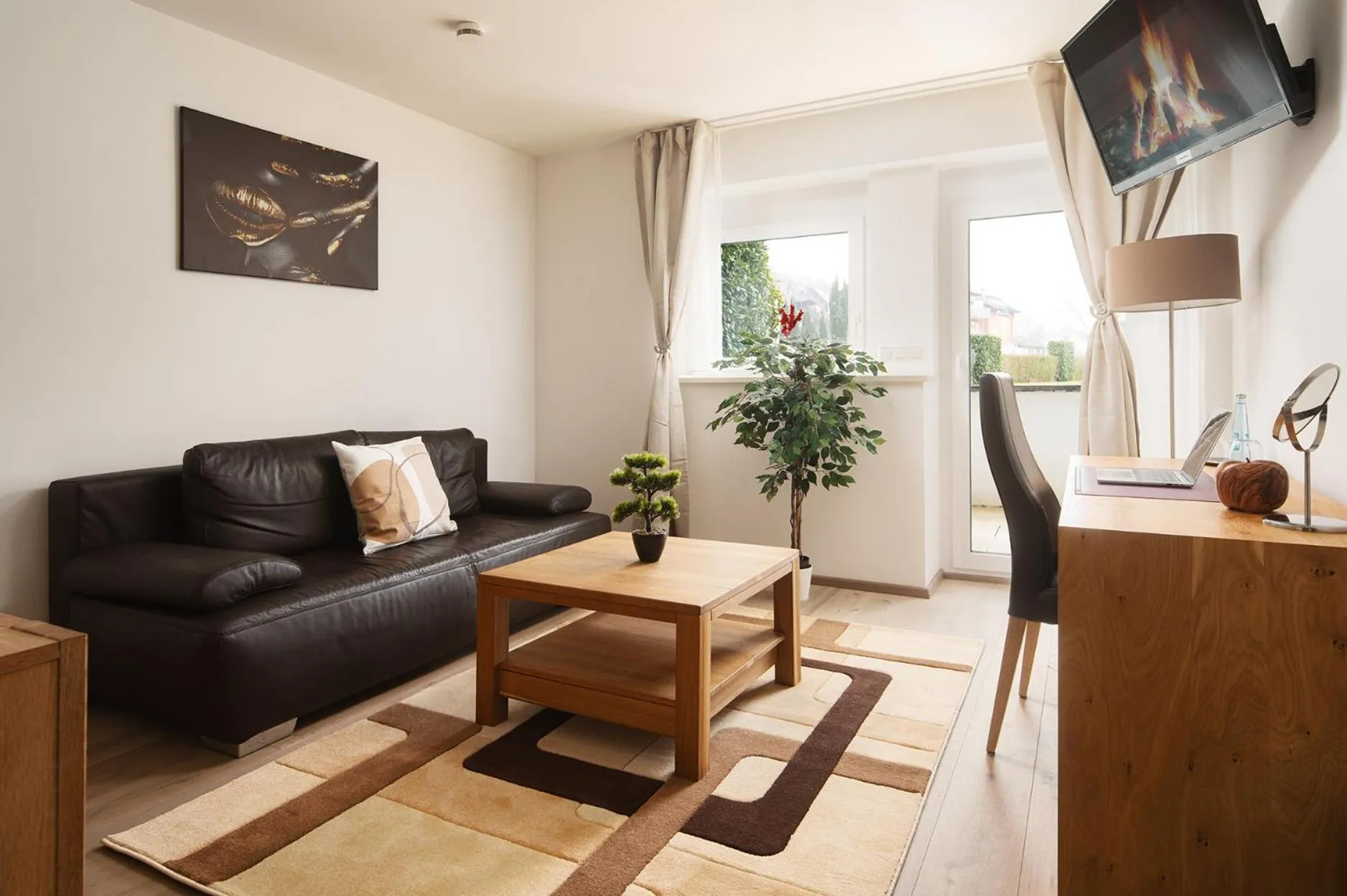 Hotel Vier Jahreszeiten Therme & Kliniken Bad Krozingen Nähe Freiburg & Schwarzwald Ideal für Geschäftsreisende & Wellness 24h Check-In WLAN & Parken gratis