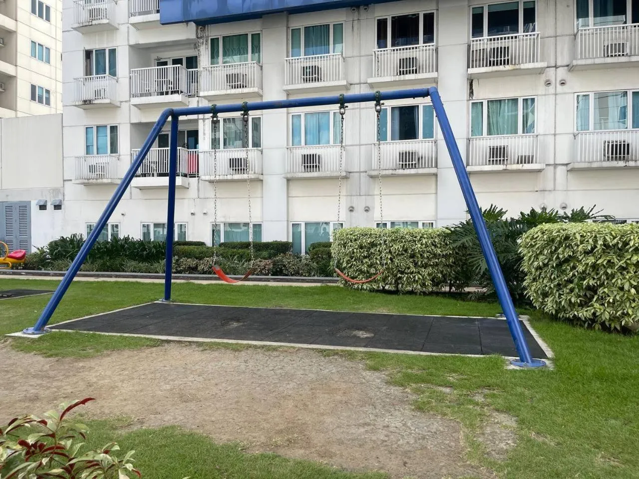 Premiere Haven MOA Staycation