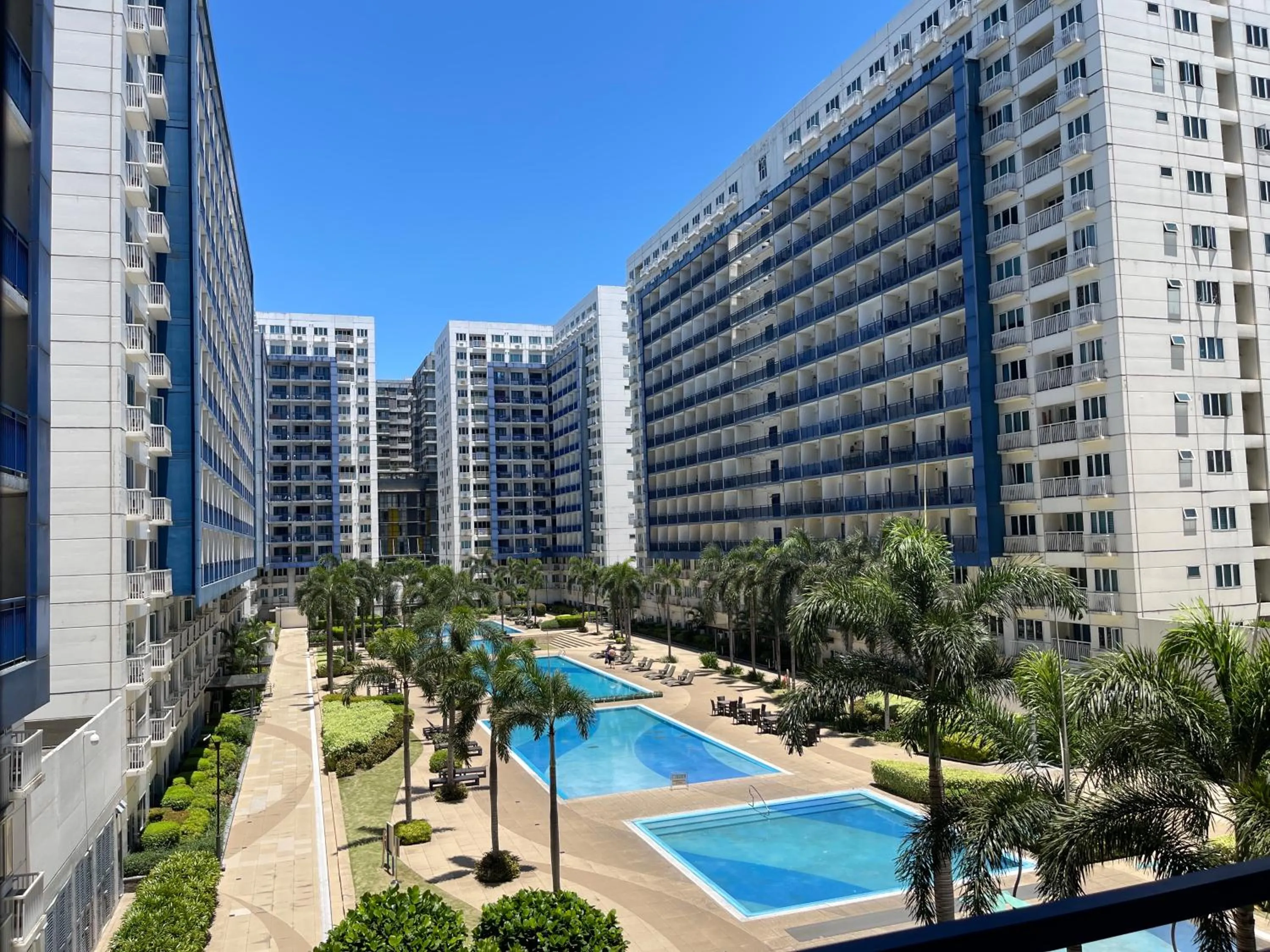 Premiere Haven MOA Staycation