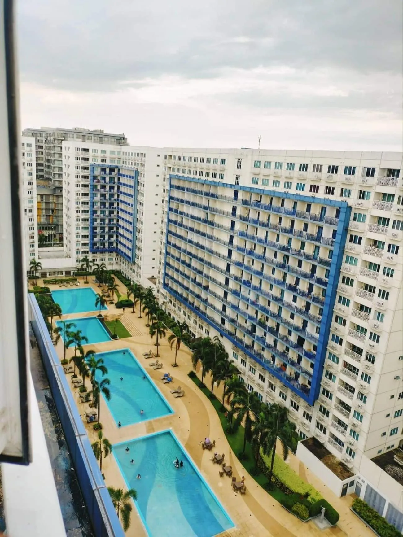 Premiere Haven MOA Staycation