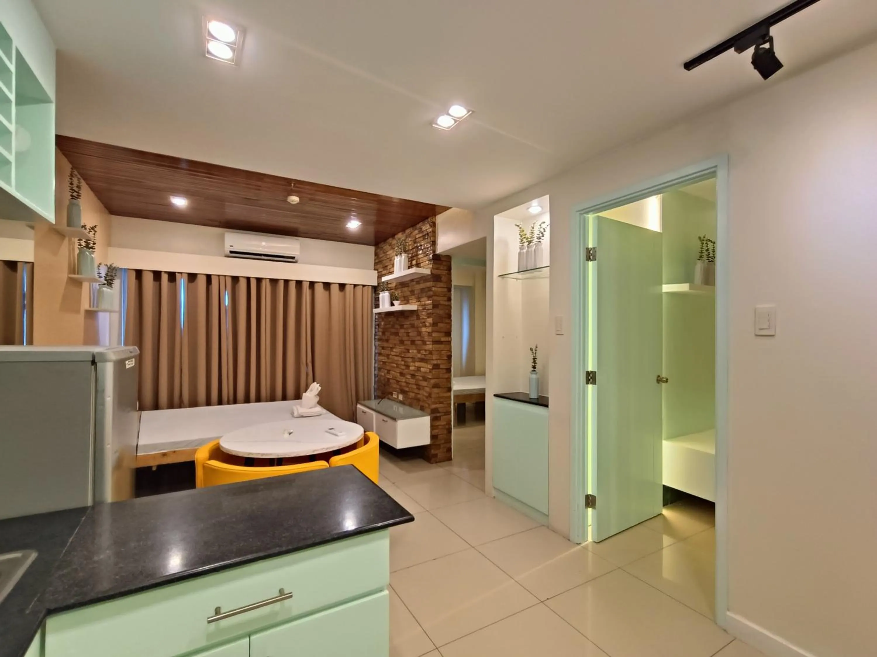 Premiere Haven MOA Staycation