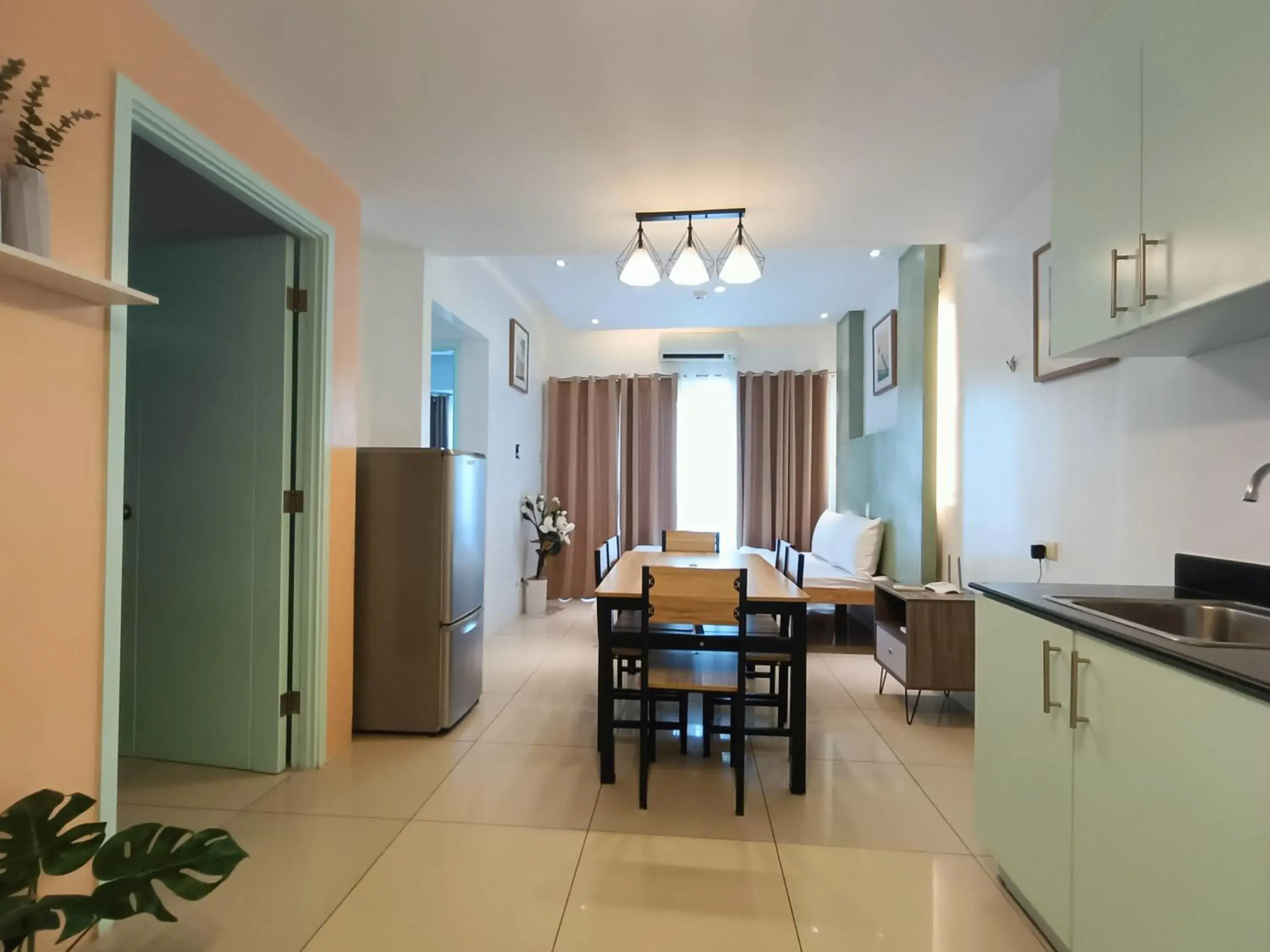 Family Room with Balcony in Premiere Haven MOA Staycation Family Room with Balcony in Premiere Haven MOA Staycation