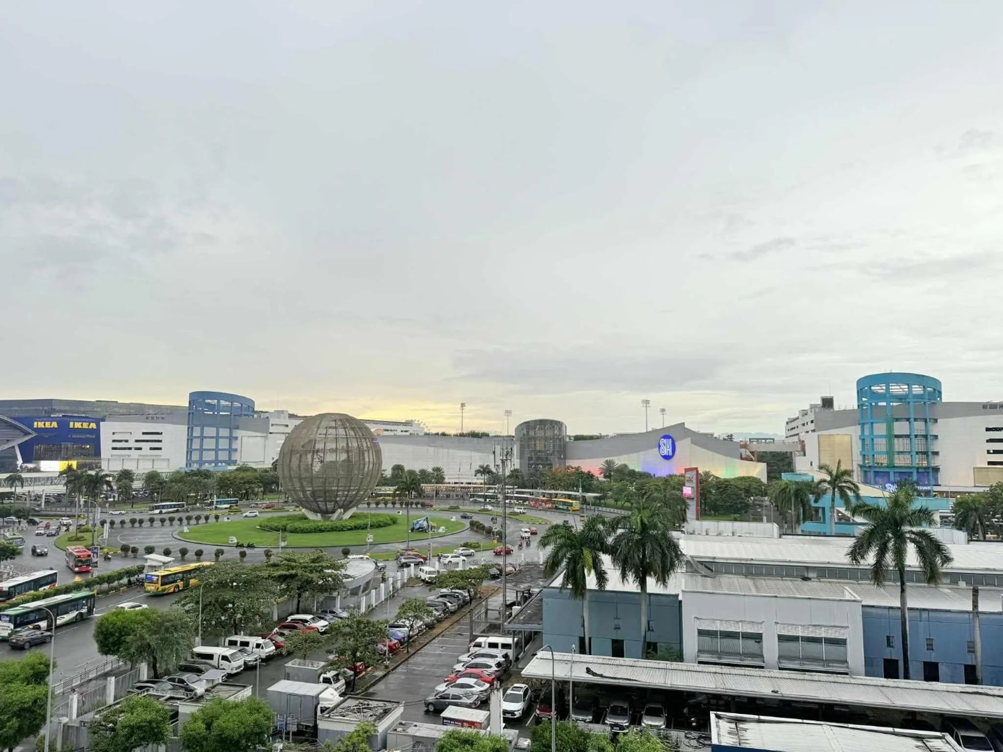 Premiere Haven MOA Staycation