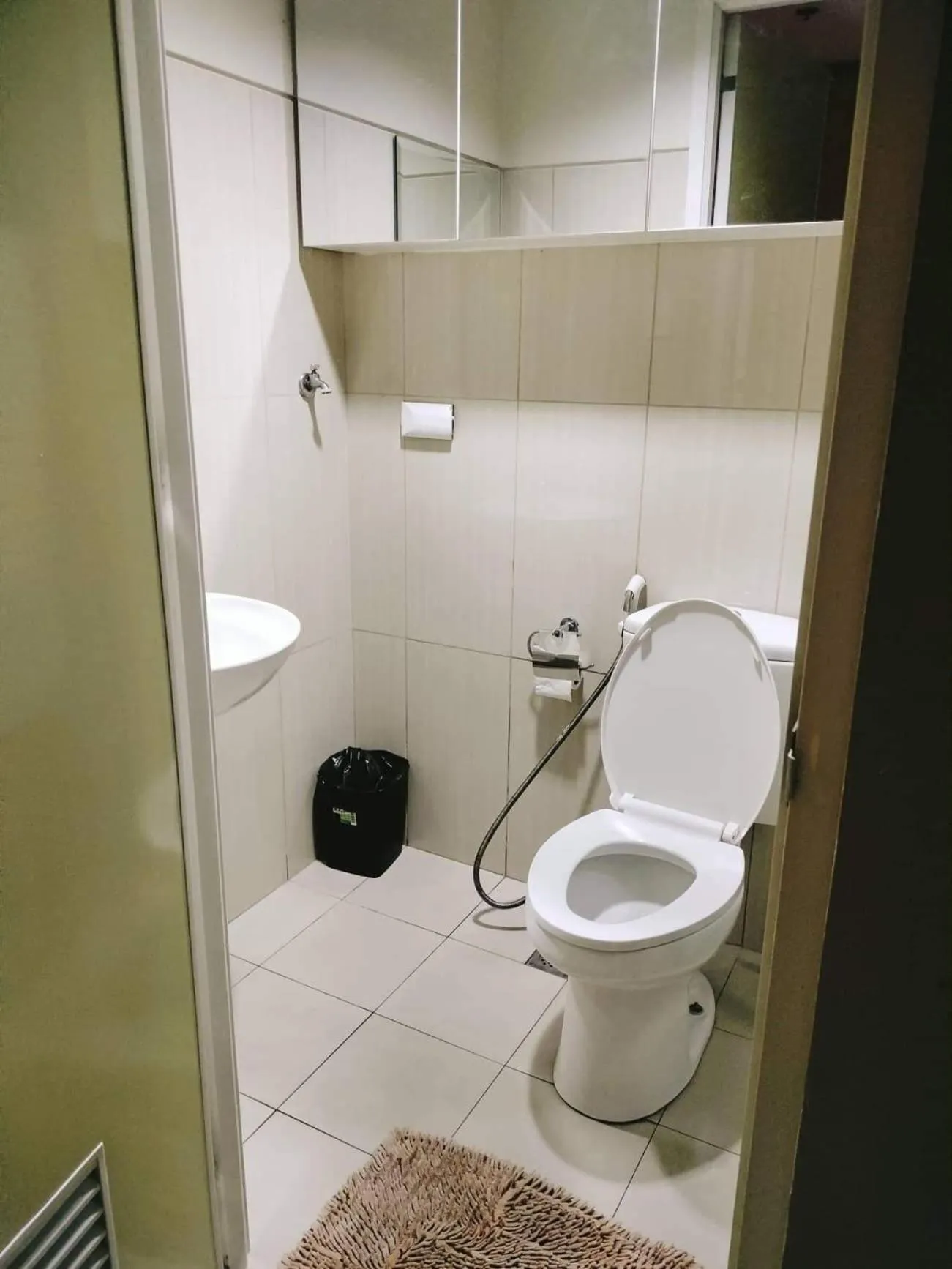 Premiere Haven MOA Staycation