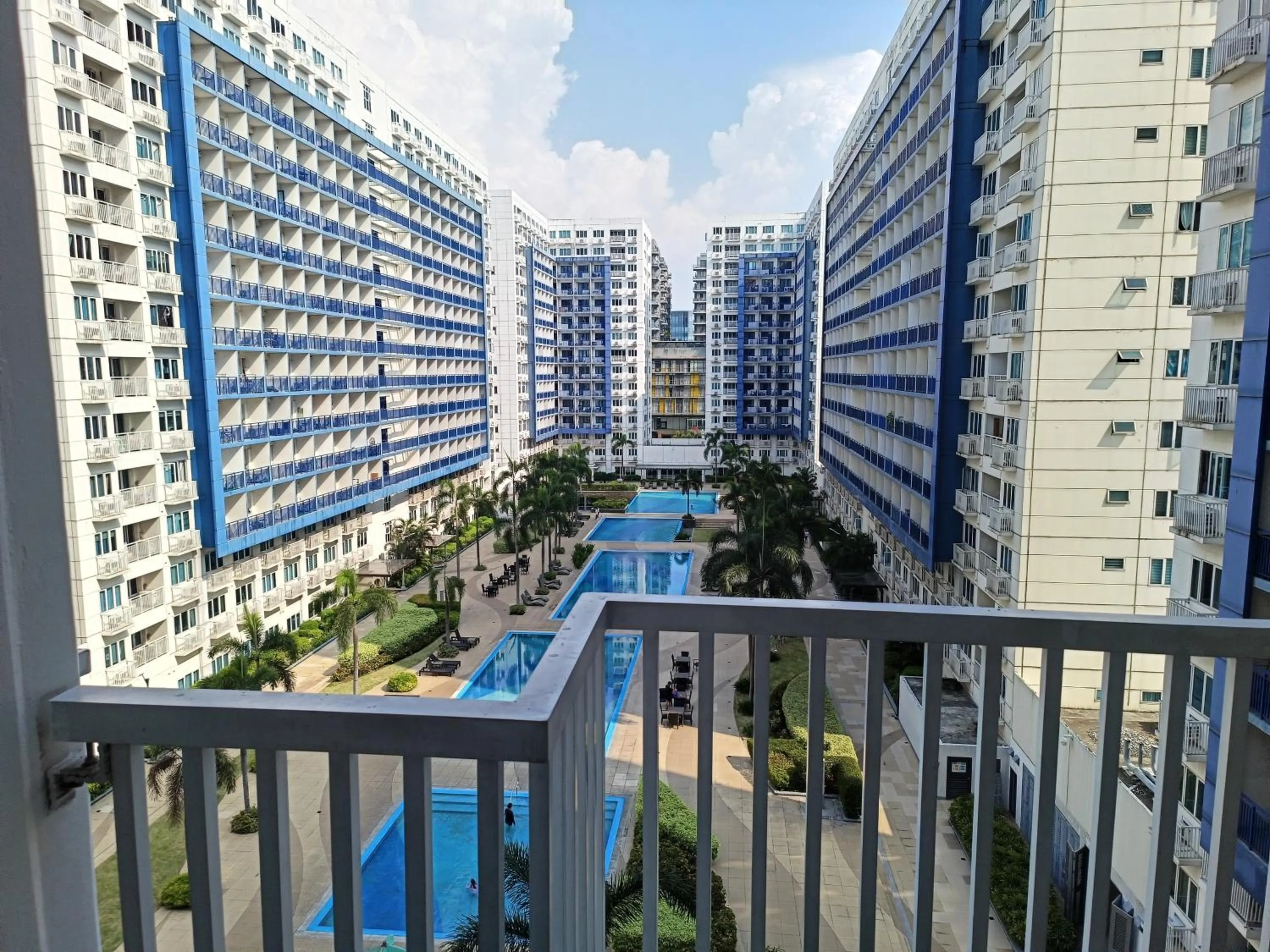 Premiere Haven MOA Staycation