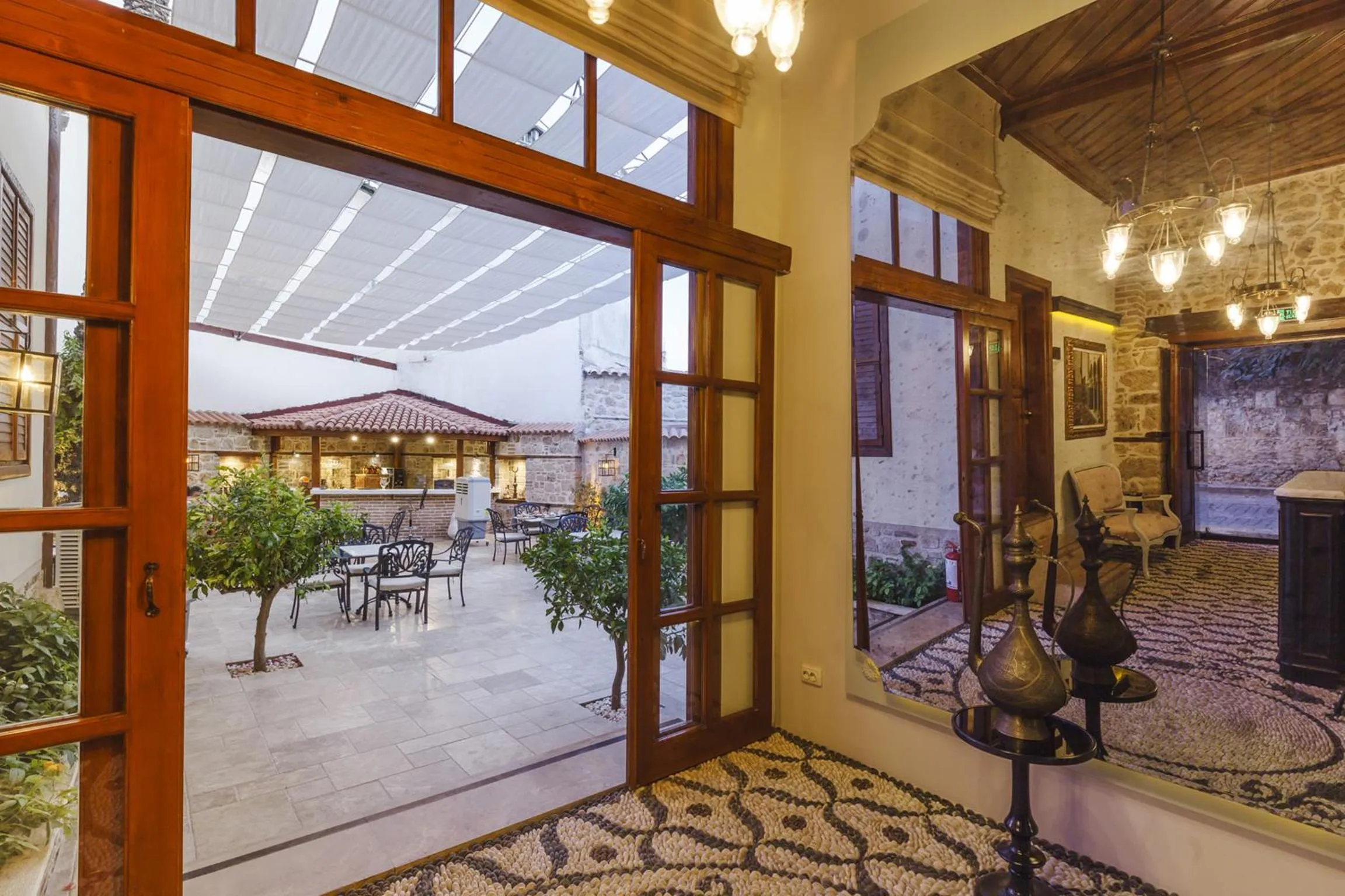 Facade/entrance in Hotel 1207 Special Class