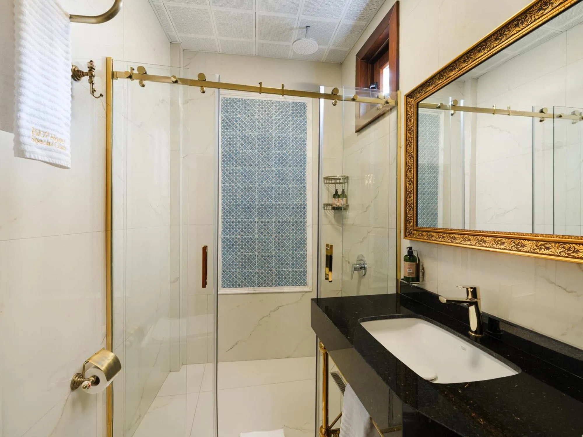 Shower in Hotel 1207 Special Class