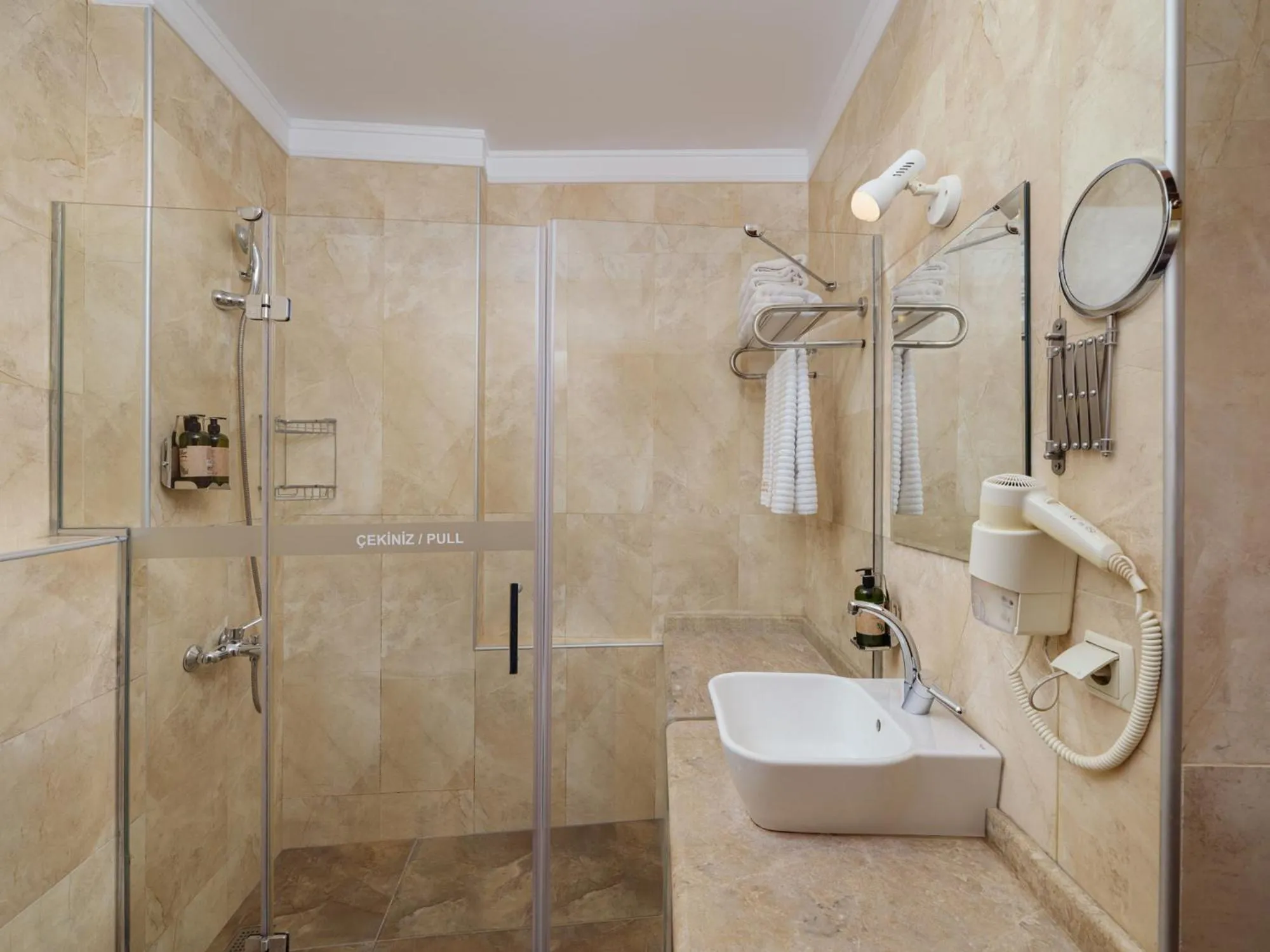 Shower in Hotel 1207 Special Class