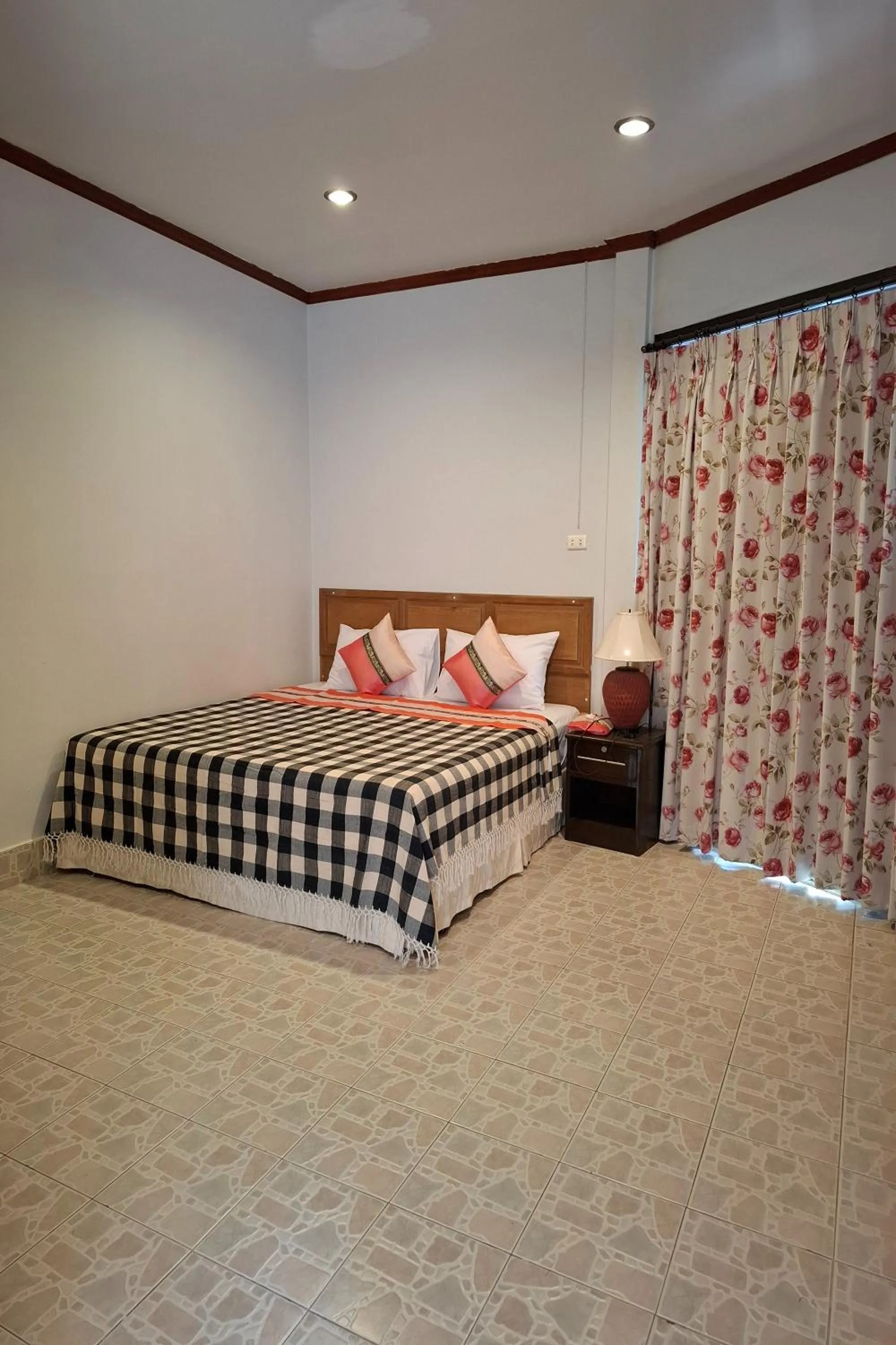 Photo of the whole room, Bed in Kamala Orchid Guesthouse