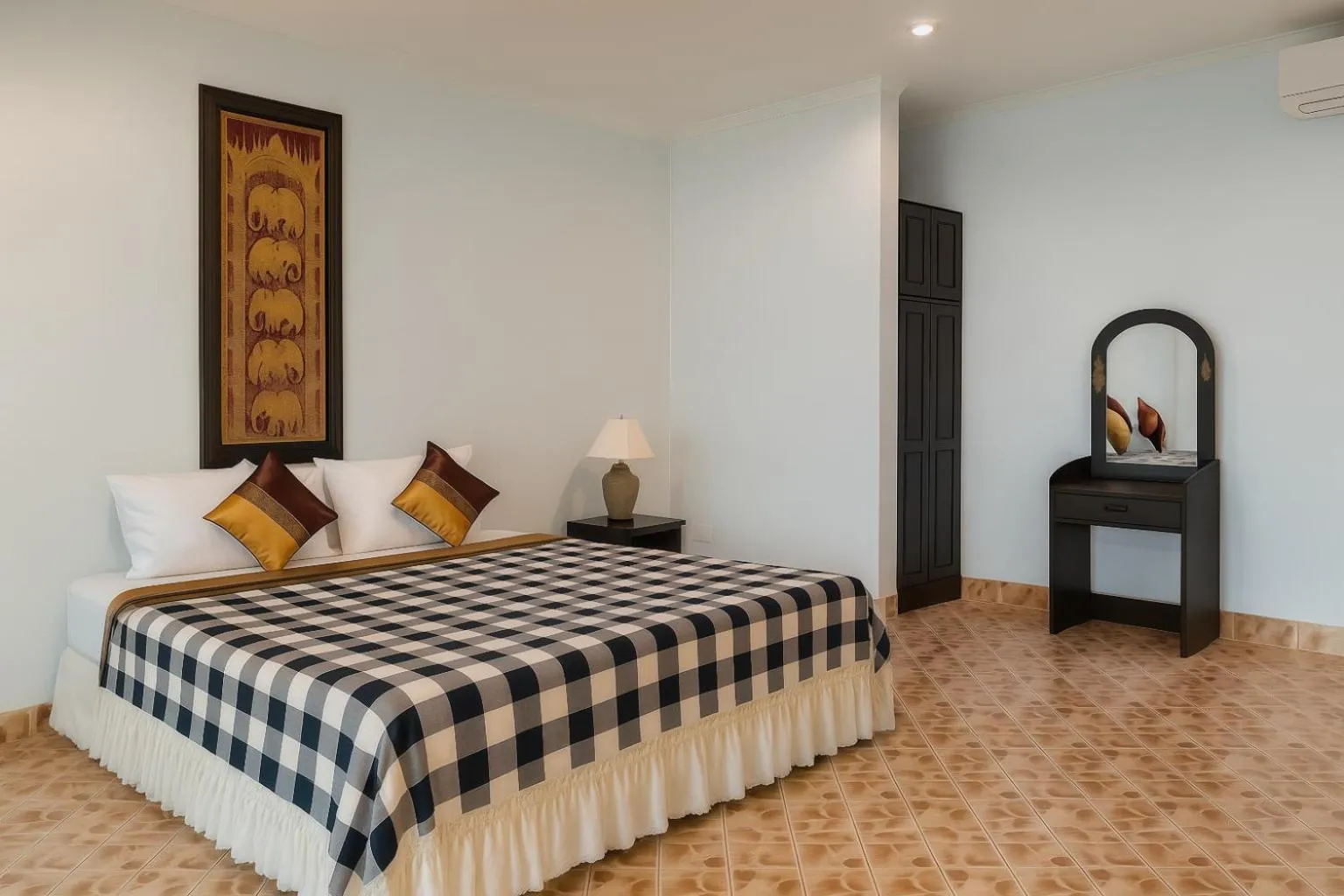 Photo of the whole room, Bed in Kamala Orchid Guesthouse